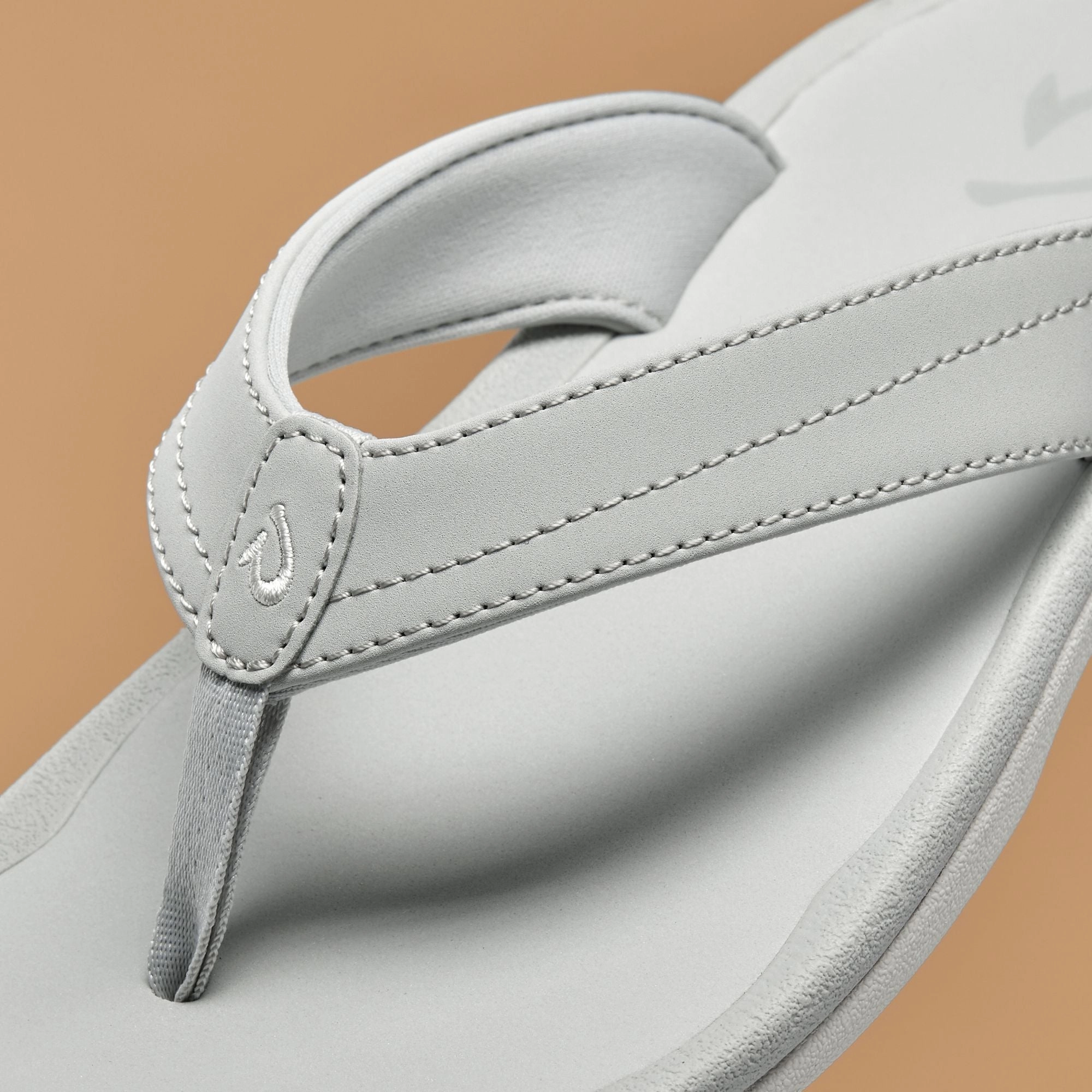 ??Ohana - Cloud Grey Versatile Outdoor Style Cushioned Footbed