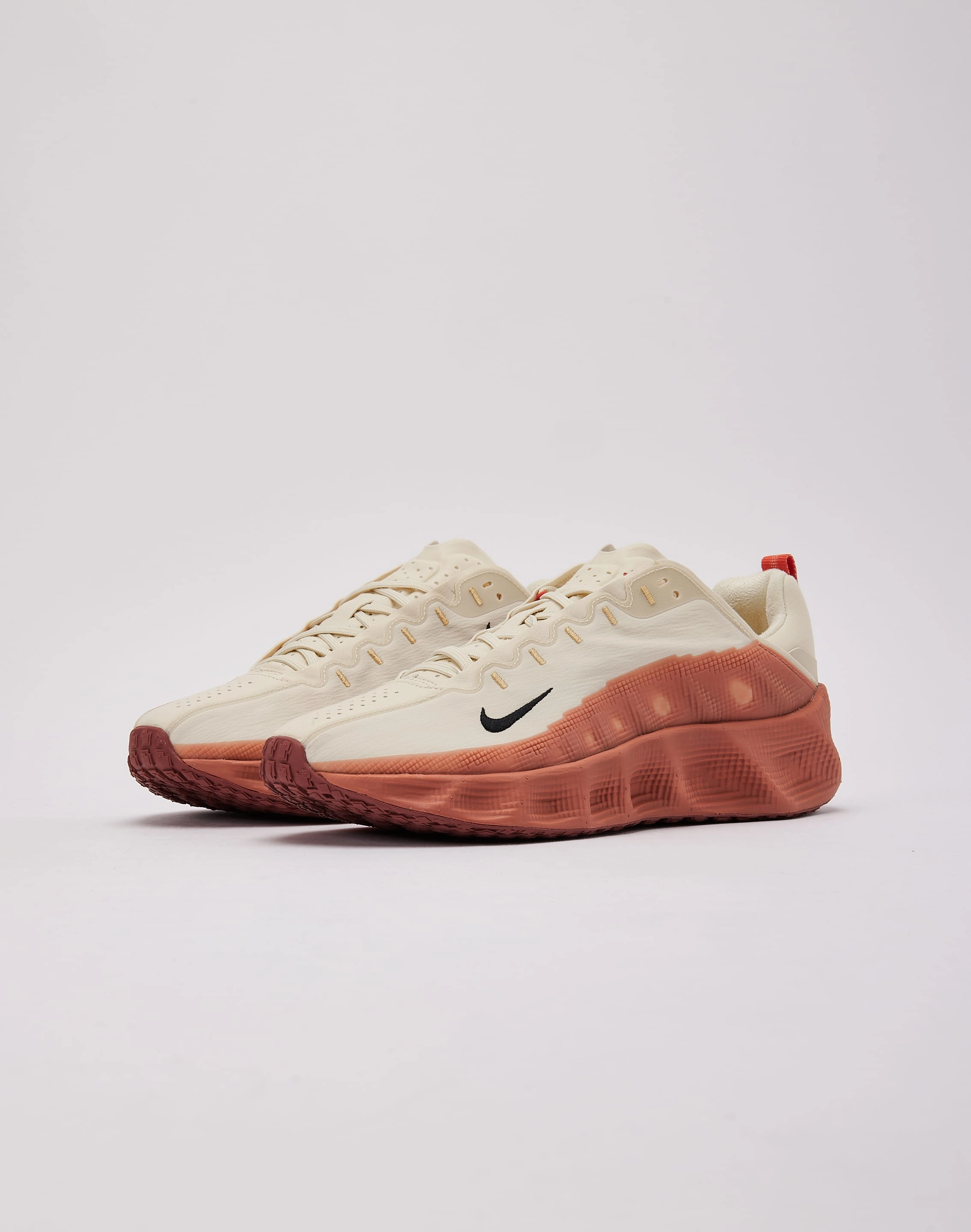 Flexible Fit Frequent Travelers Nike Ava Rover