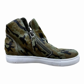 Sculpted durability Shoes Sneakers By Cmb In Camouflage Print, Size: 6