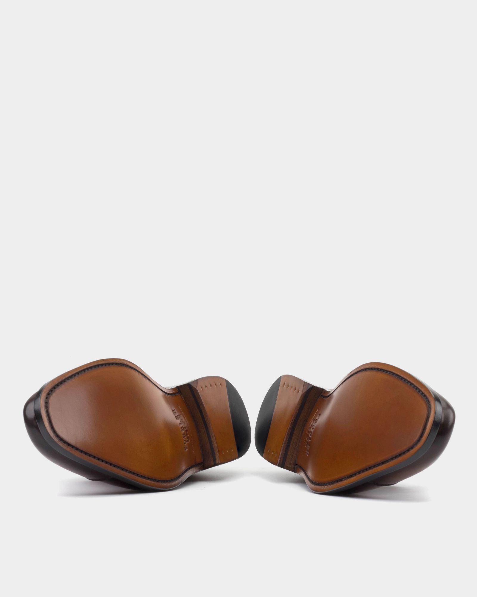 Vincent Dark Brown Wholecut in 722 Dust Shade Long Shade