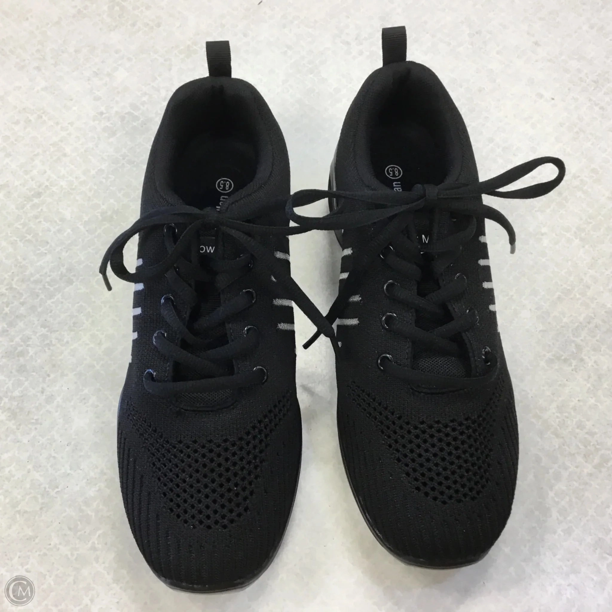 Shoes Sneakers By Clothes Mentor In Black, Size: 8.5 MoldedMidsole Adaptive cushion