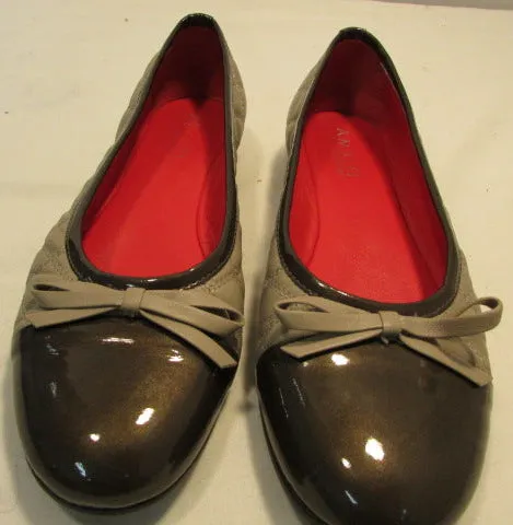 Amalfi by Rangoni Mimi Ballet Flats 2 Tone Quilted Leather