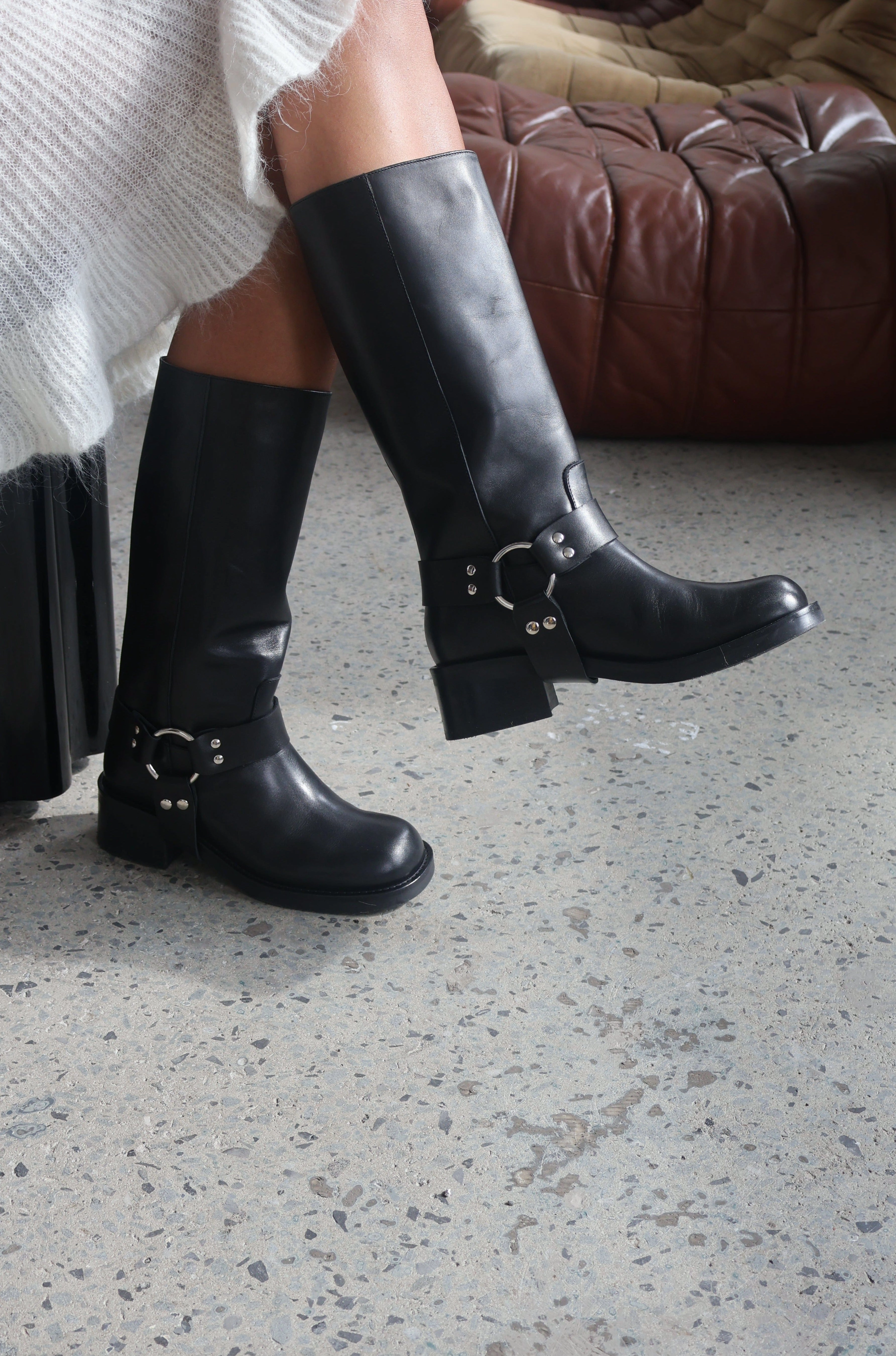Lucca Black Boot Long Travel Secure Hold