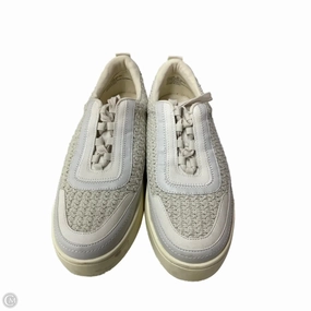 Balanced Zone Shoes Sneakers By Frye And Co In Cream, Size: 9