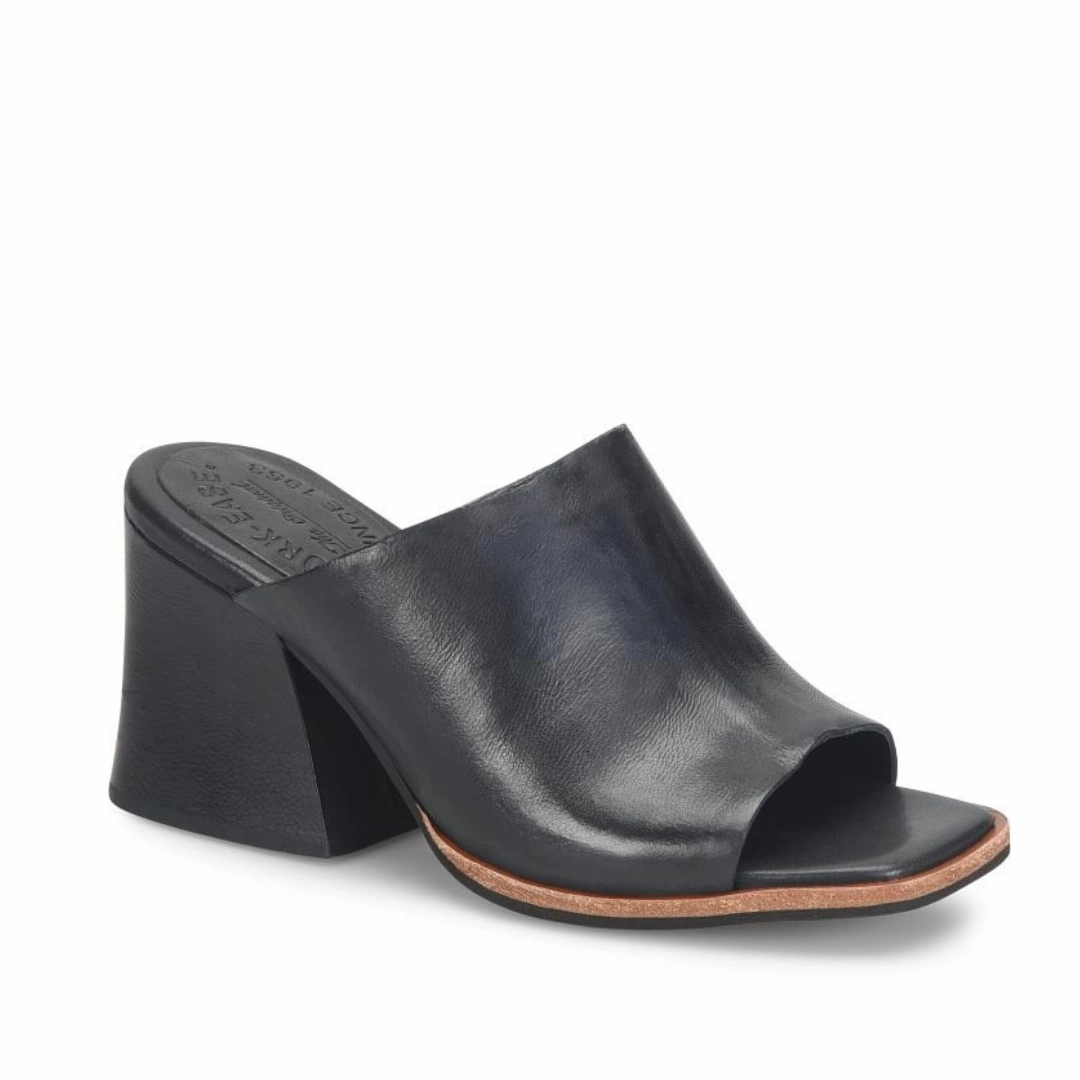 Durable Stitching Technique Carri in Black