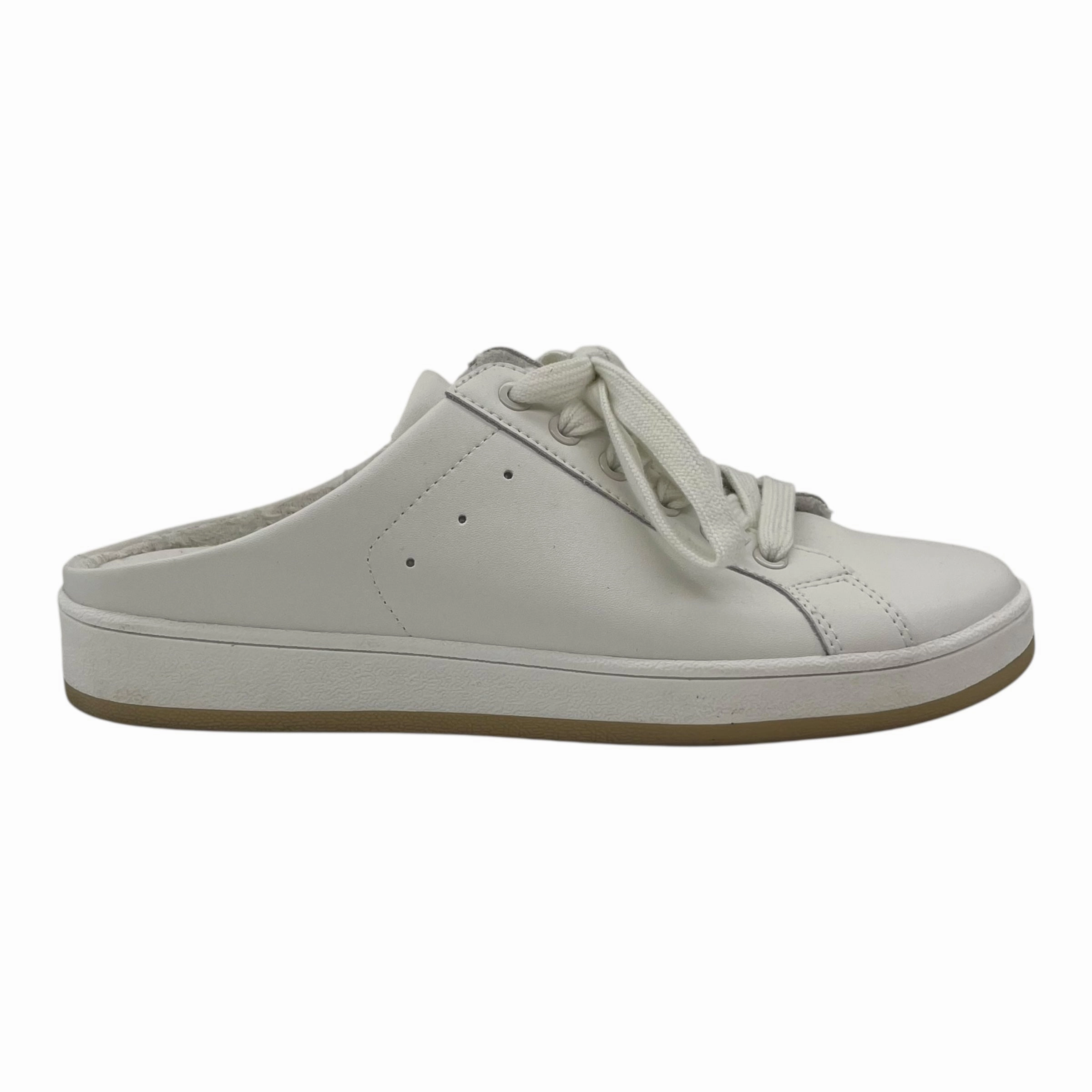Hyper Responsive Cushion Shoes Sneakers By Chicos In White, Size:7
