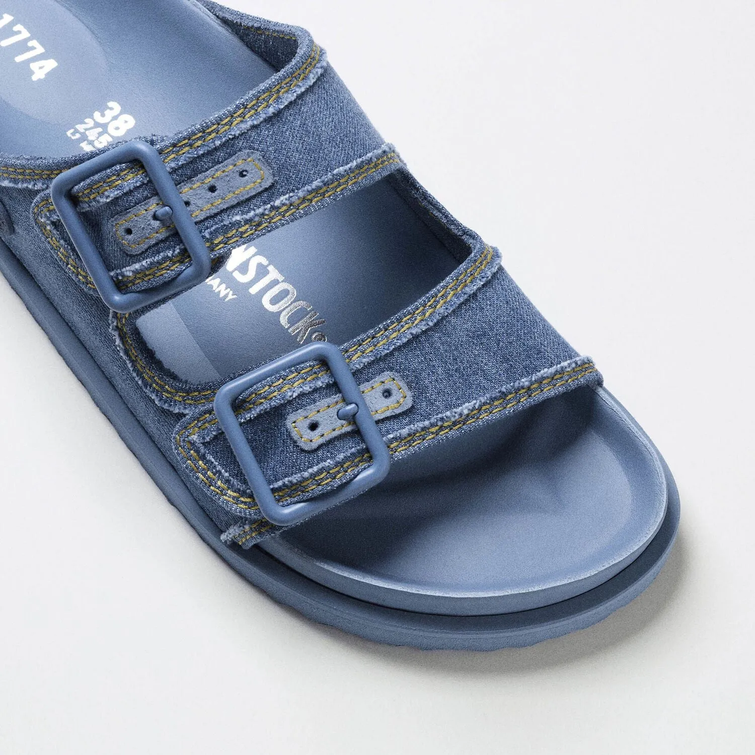 Birkenstock 1774  Arizona Stone Washed in Faded Denim