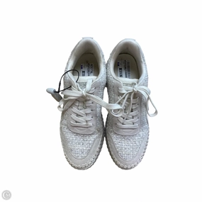 Smooth Design Cross Training Optimized Shoes Sneakers By Universal Thread In Cream, Size: 10