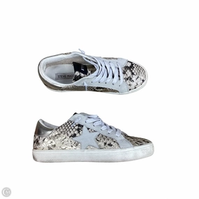 RUNNING SHOES