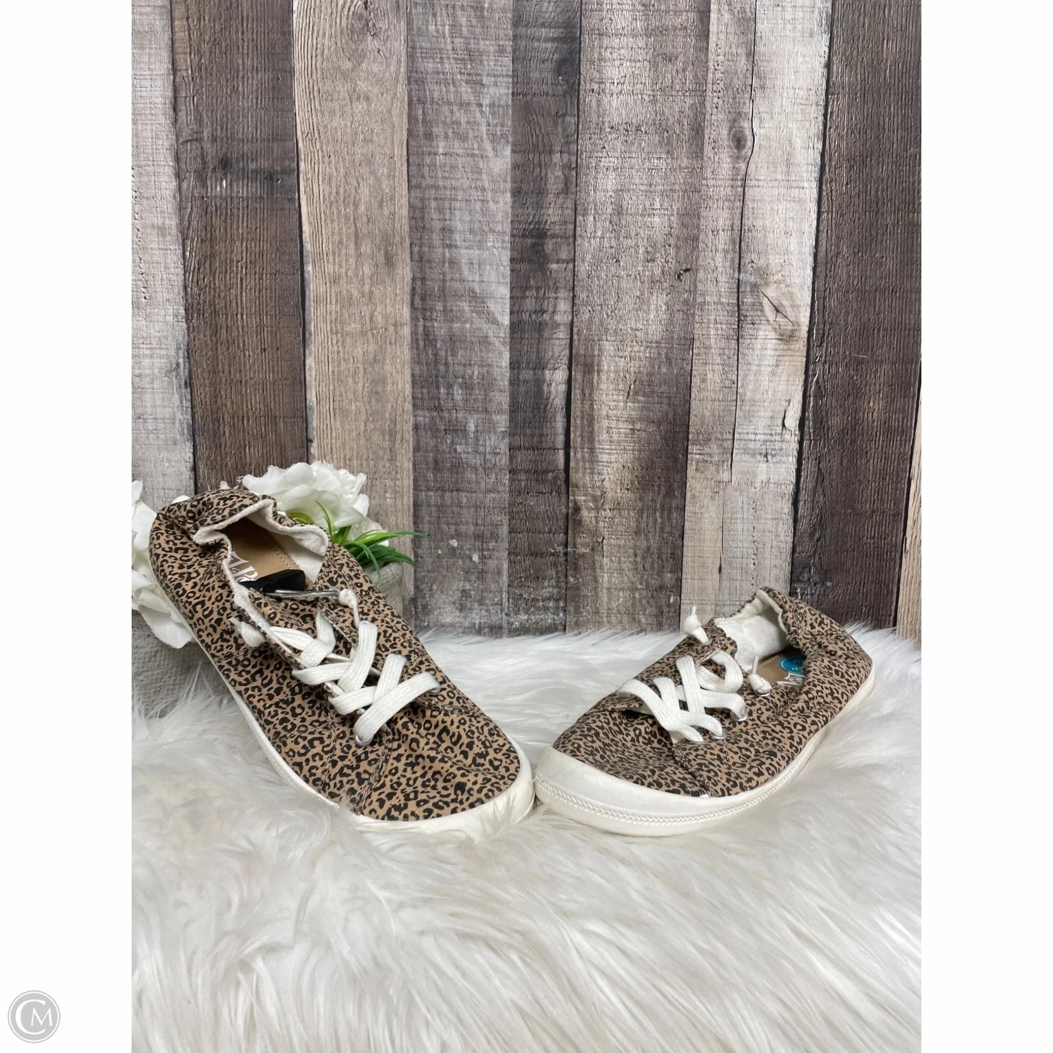 Basketball Shoes Sneakers By Mad Love In Animal Print, Size: 11