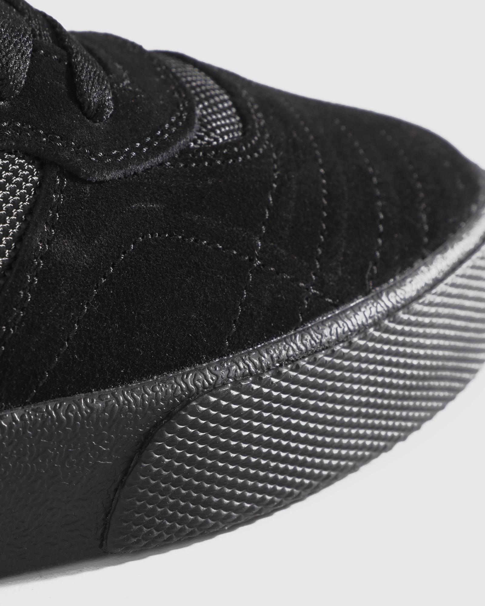 Cambridge - Black/Black Suede Energy Return Technology Rain Step