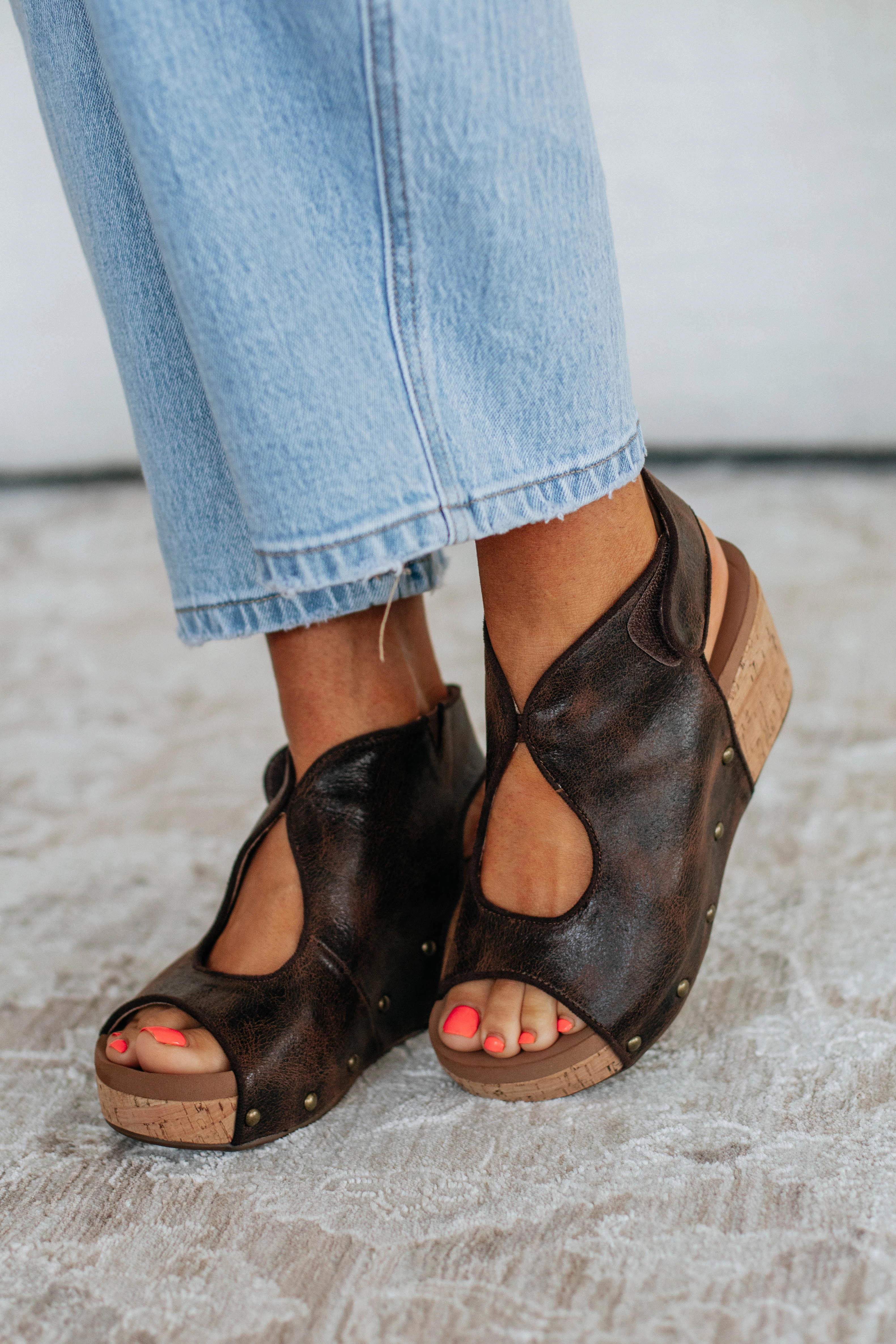 Urban Sleek Breathable Upper Check It Out Wedges