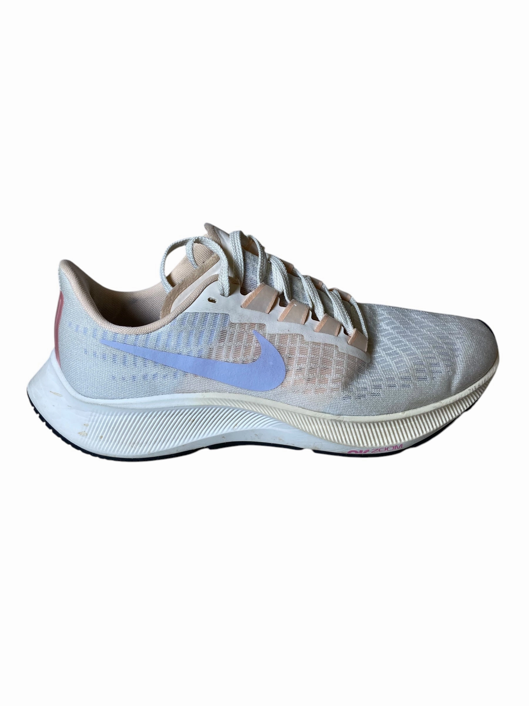 Shoes Sneakers By Nike In Cream, Size: 8 Performance Daily