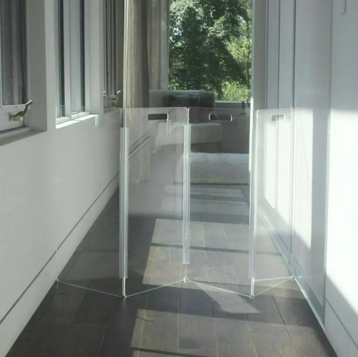 Clear Lucite Freestanding Zig-Zag Pet Gate (Made in the USA) (Direct-Ship)