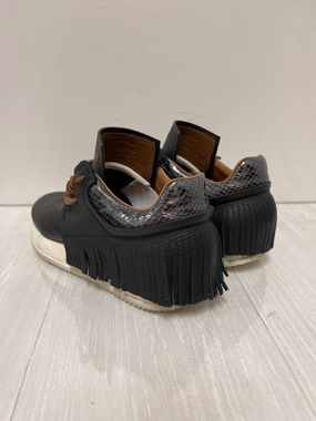 Shoes Sneakers By Cma In Black, Size: 5.5 High Shine