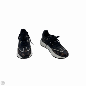Shoes Sneakers By Guess In Black & Gold, Size: 8 Comfortable Flex Everyday Run