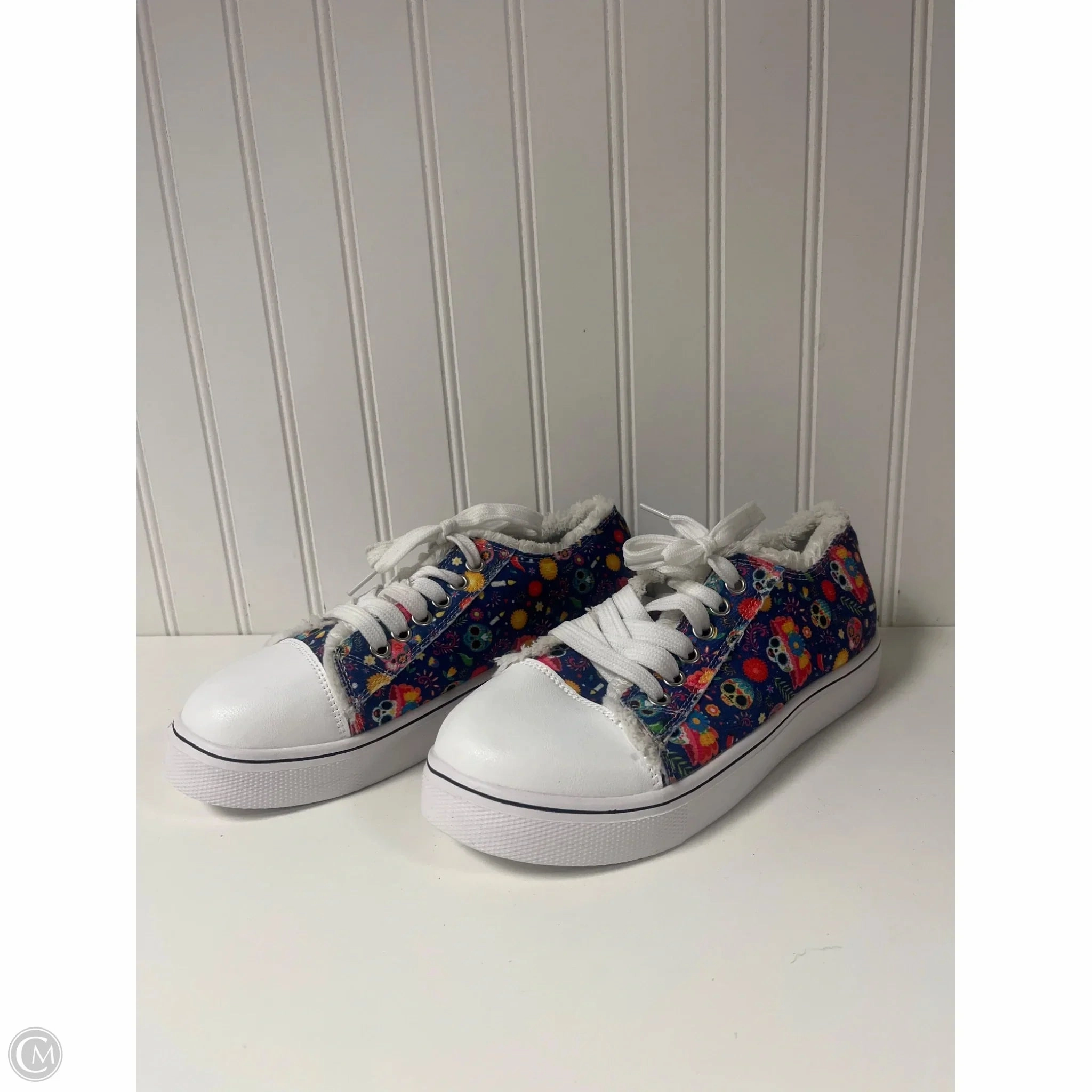 Style Move Sleek Silhouette Shoes Sneakers By Clothes Mentor In Multi-colored, Size: 8.5