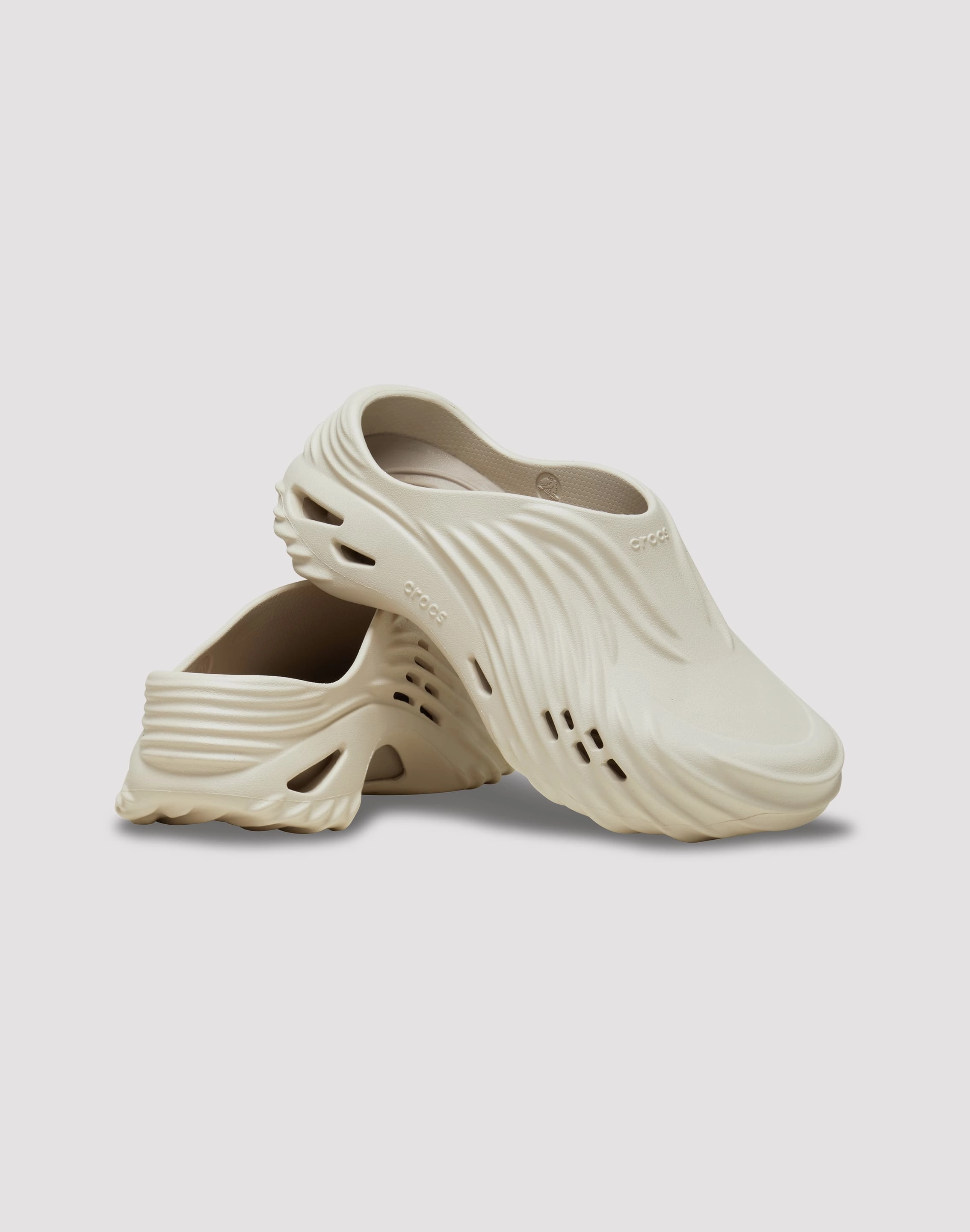 Trend Glow Crocs Echo Wave "Almond Tint" Sandal