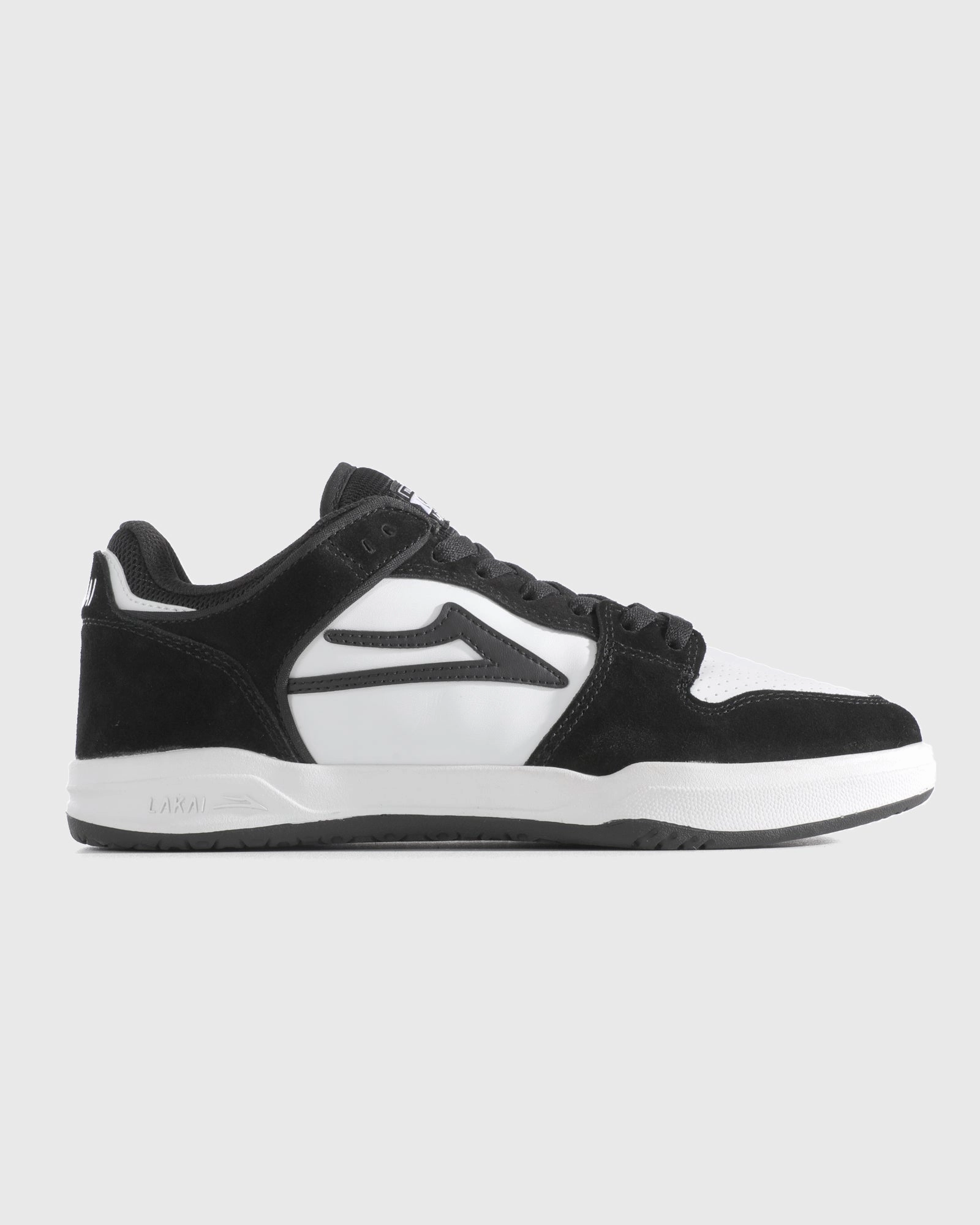 Sturdy Build Flexible Sole Telford Low - Black/White Leather