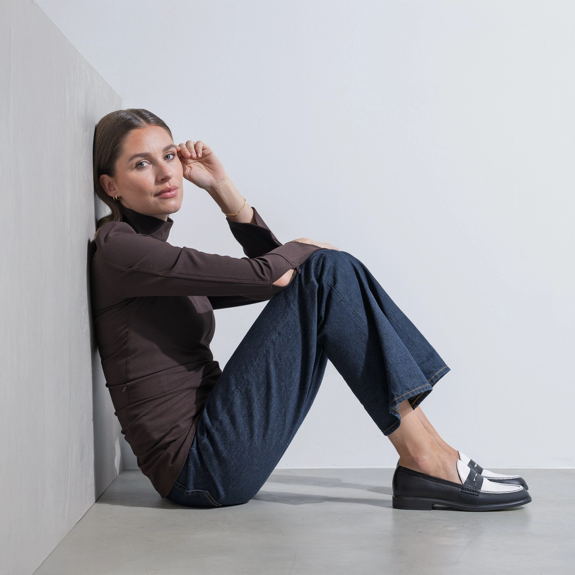 graduation Vend?me Blandine black and white calfskin leather loafers