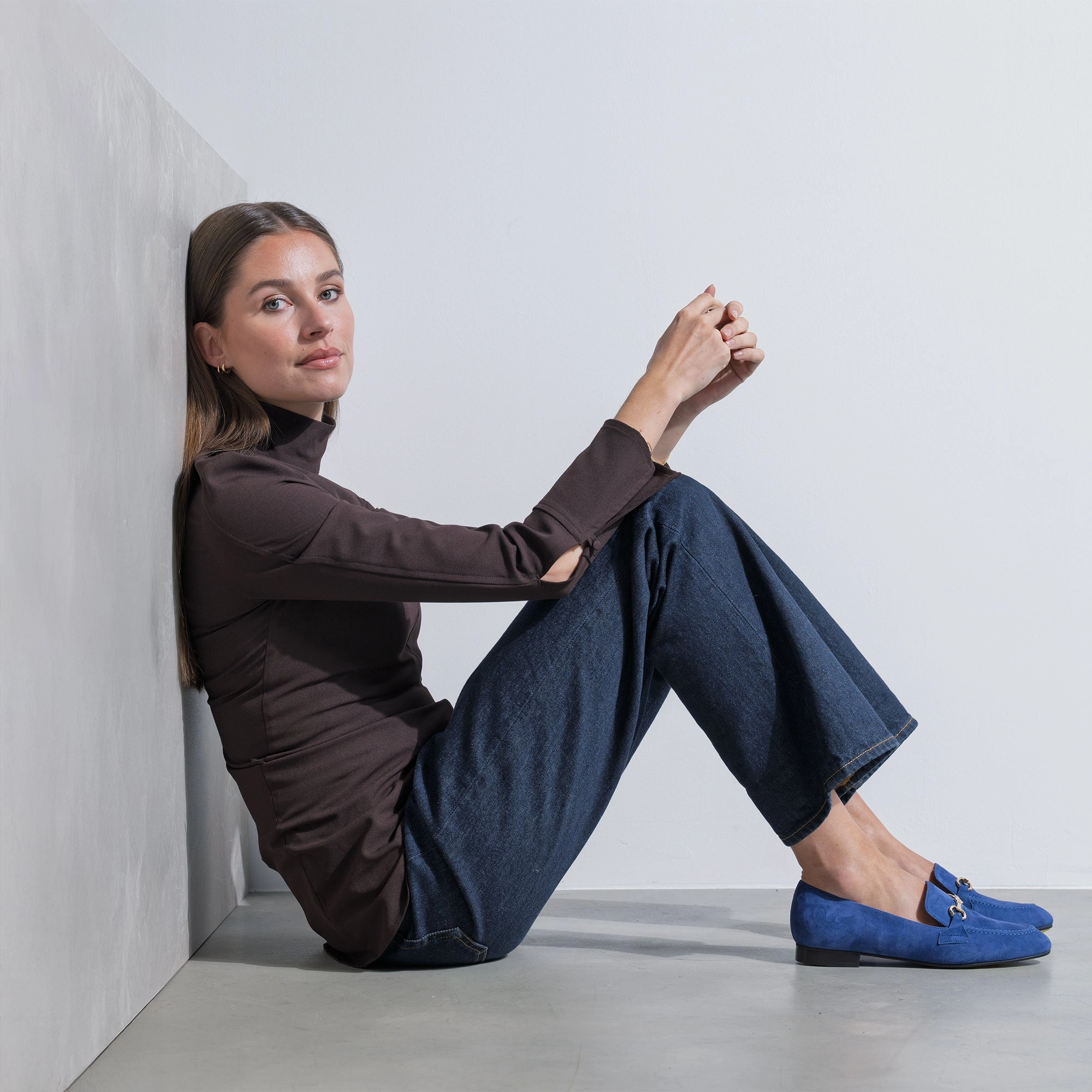 Retro-inspired Metallic Vend?me Fleur blue suede loafers