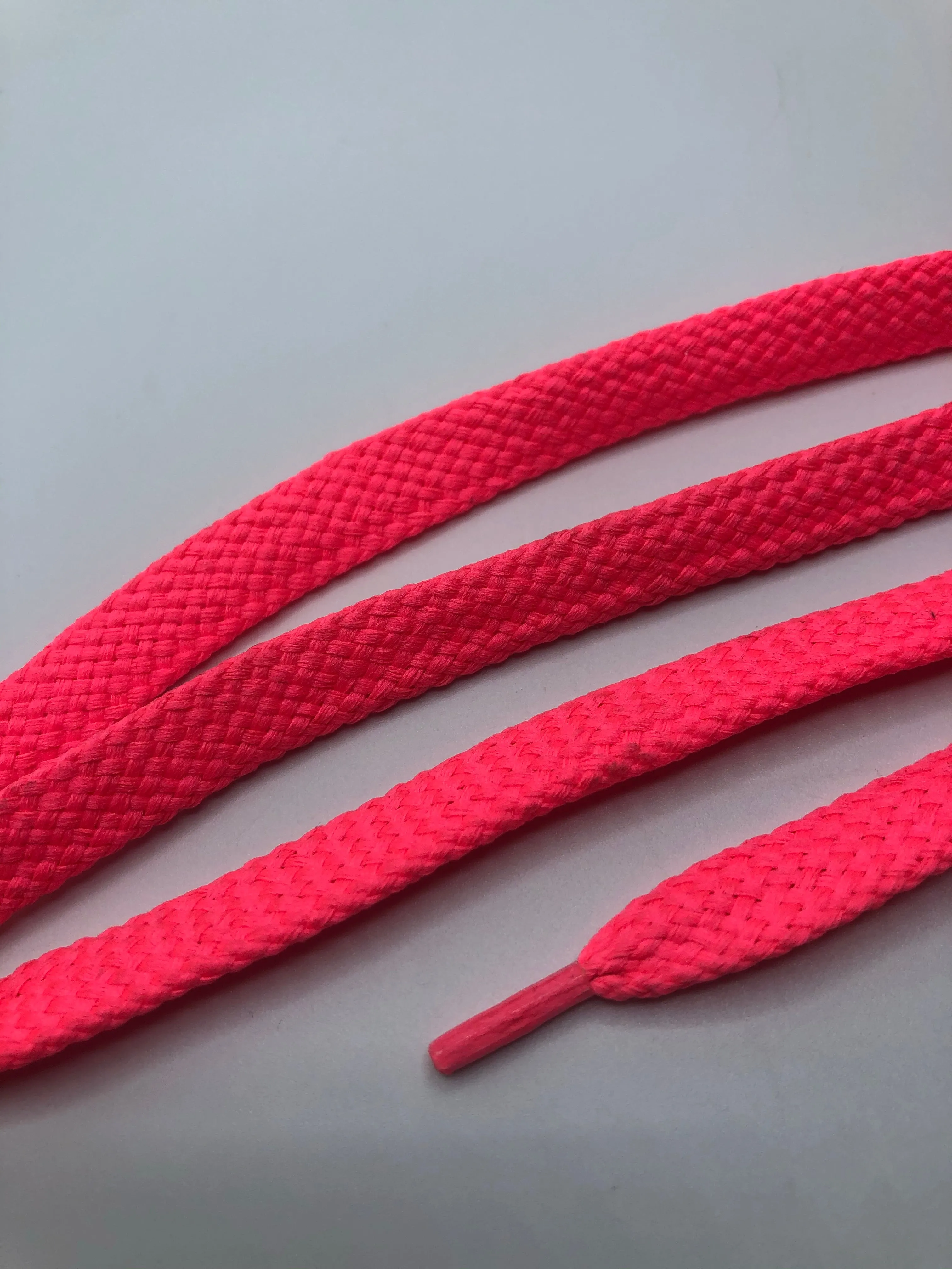 Flat Solid Shoelaces - Neon Pink