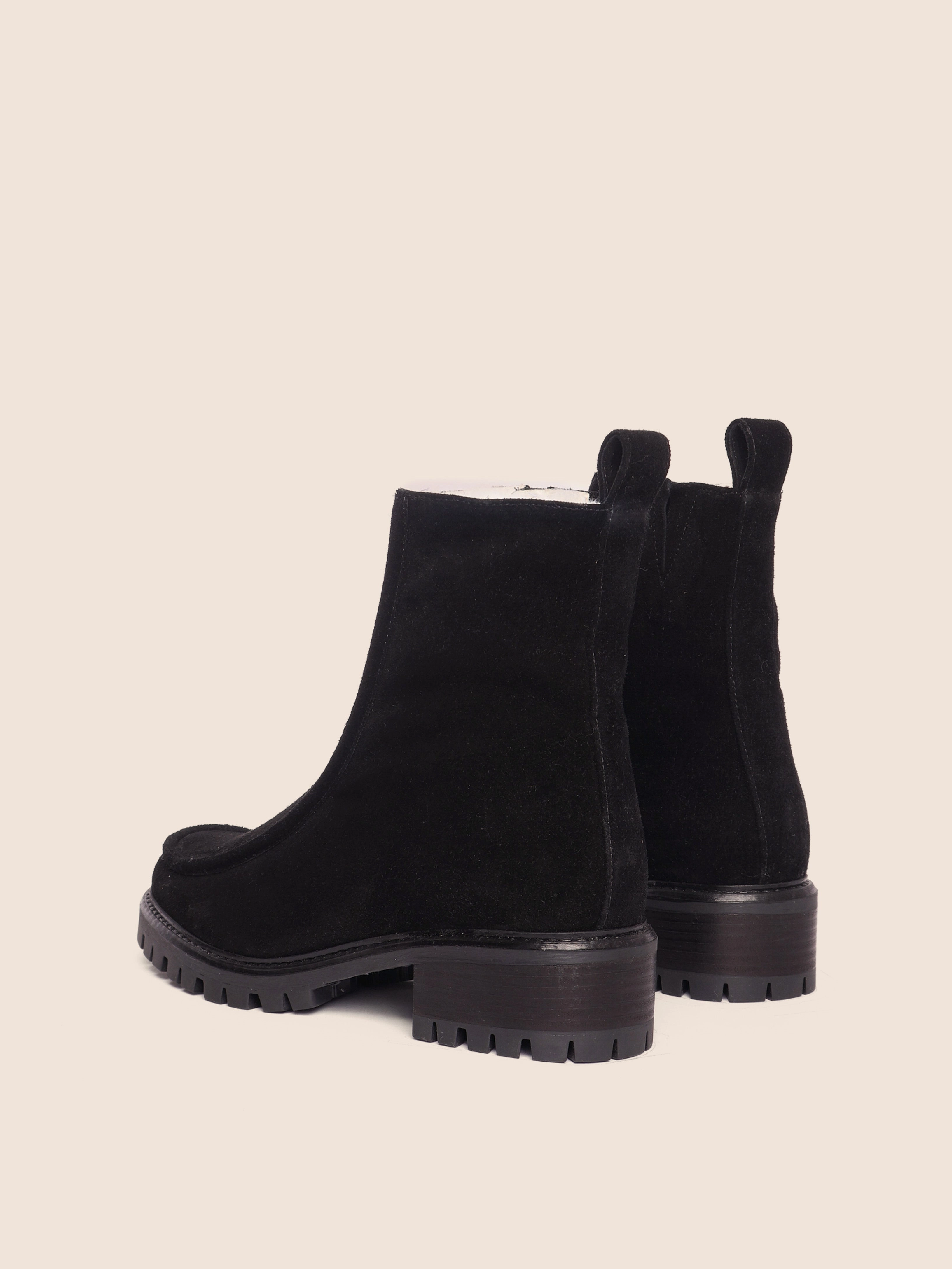 Vigo Black Suede Lined Boot Stable Support River Crossing Subtle Finish