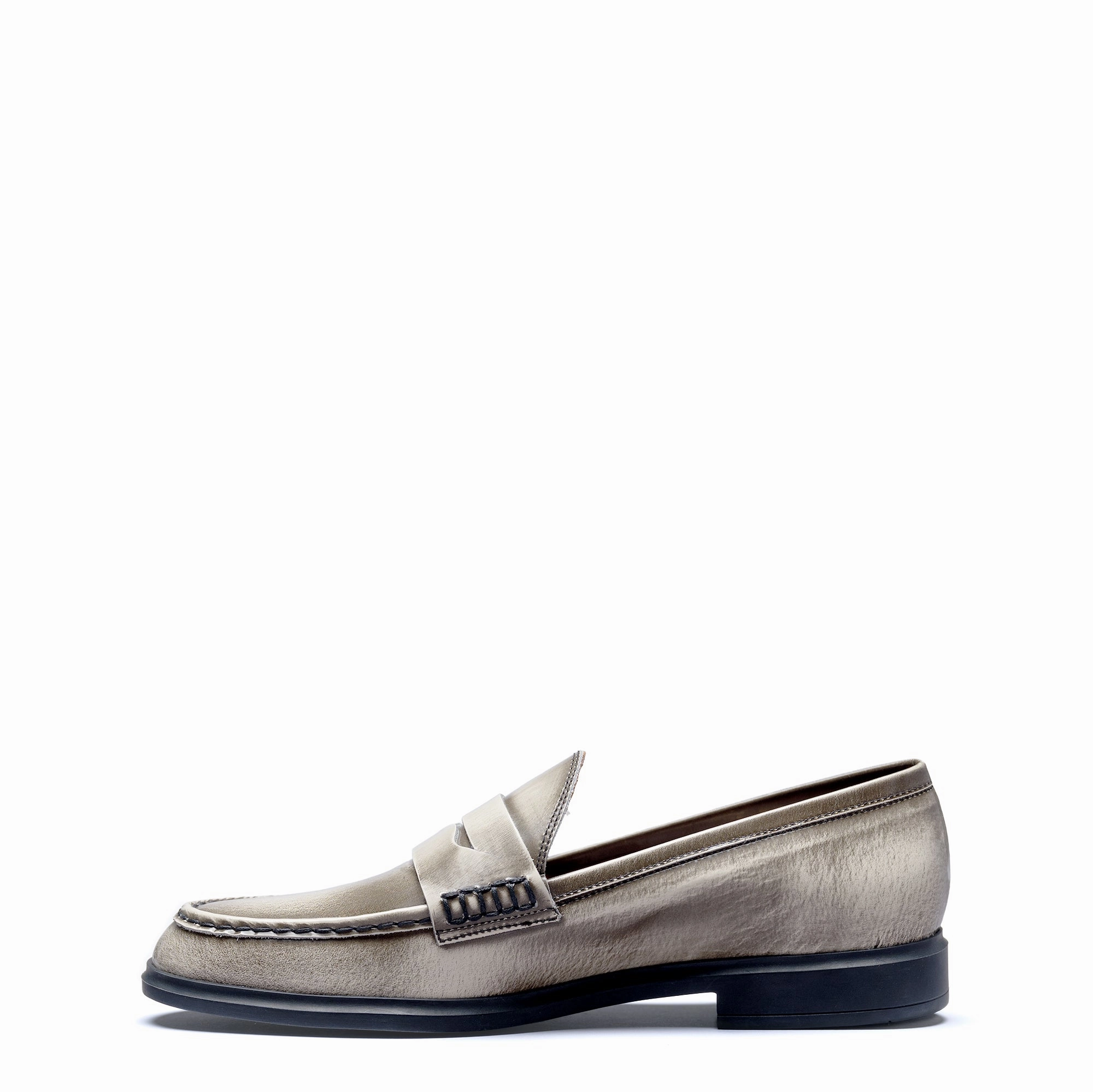 Multi-functional breathability Vend?me Blandine cream spazzolato leather loafers