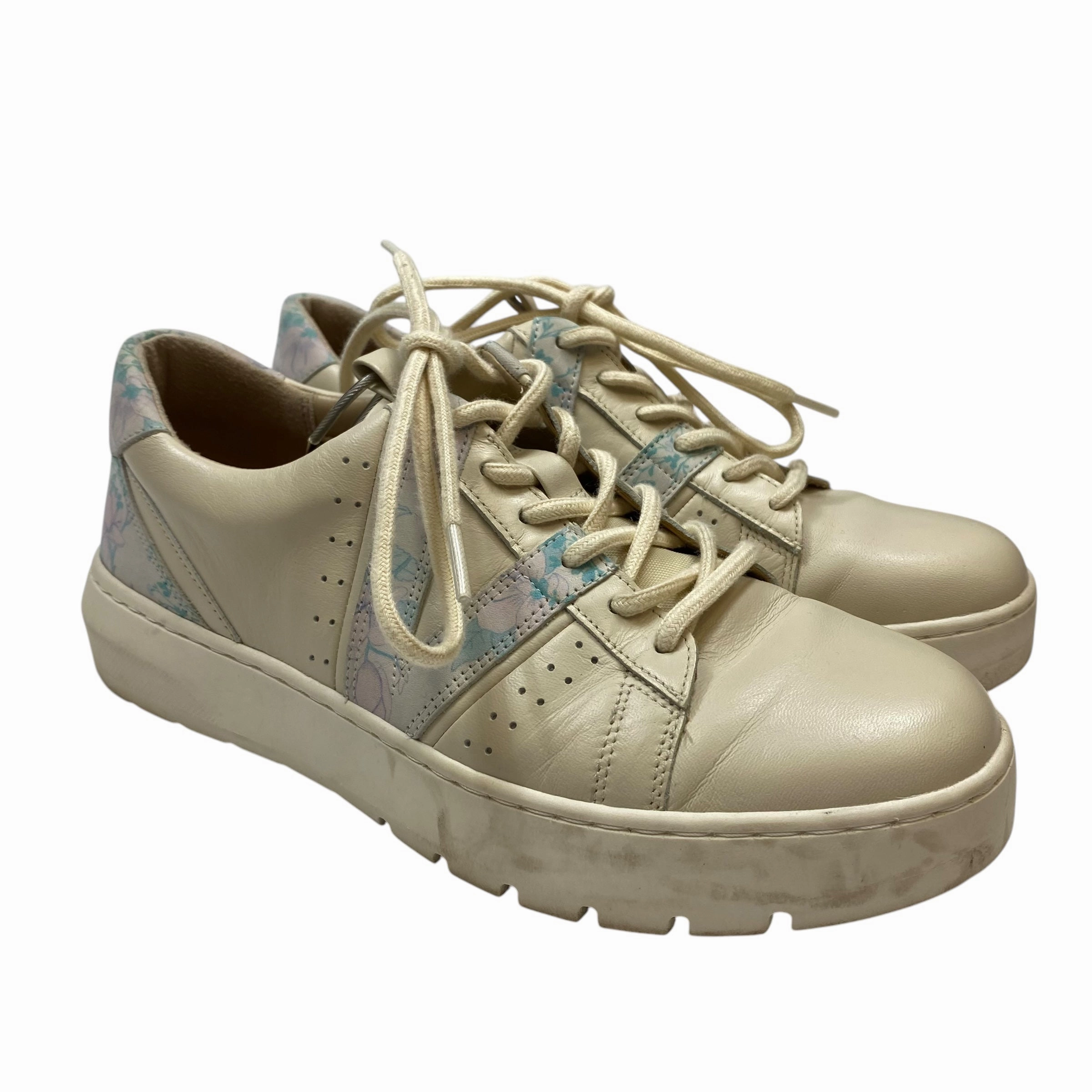 Foot Contouring Reinforced Eyelets Shoes Sneakers By Vionic In Cream, Size: 8
