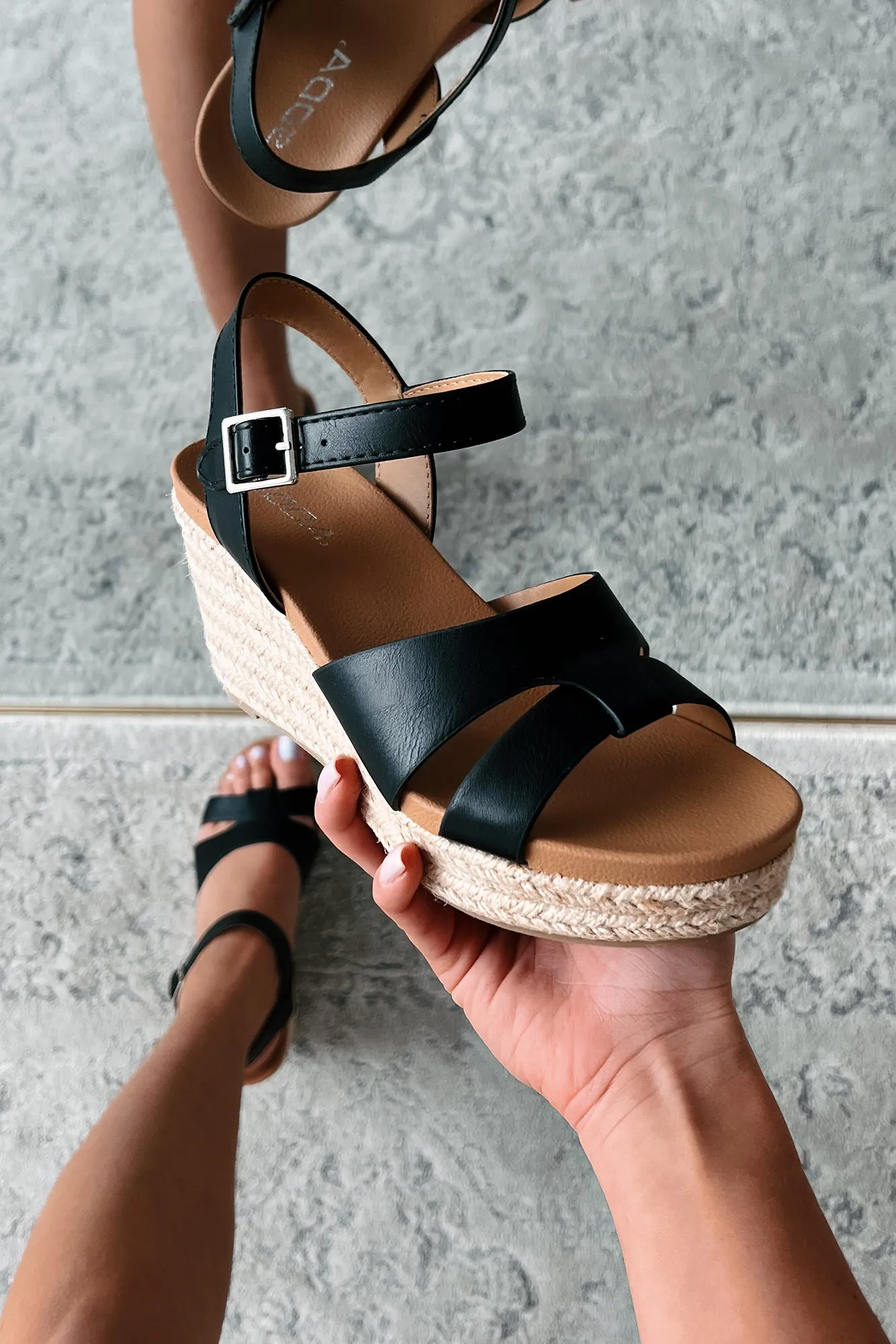 Havana Living Wedge Sandals (Black)