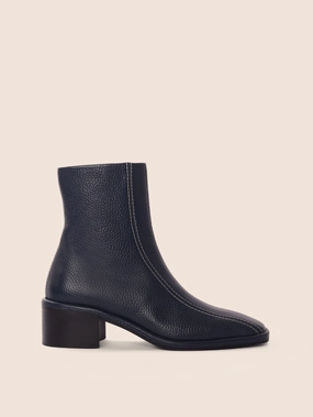 Sevilla Navy Boot Slip Resistant Adventure Seeker Insulated River Crossing