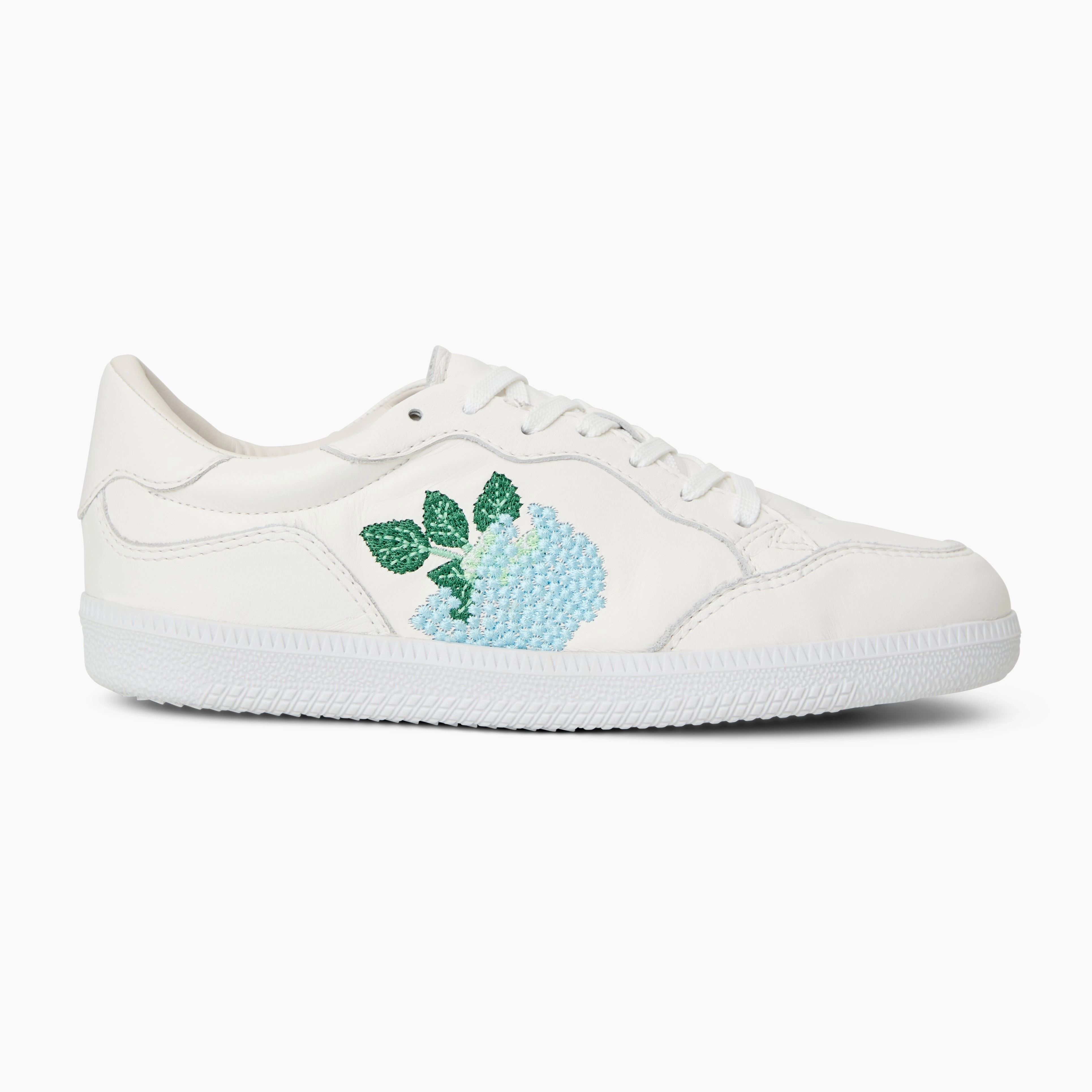 Street Beat Flower Path Hydrangea Embroidered Leather Low Top Sneaker
