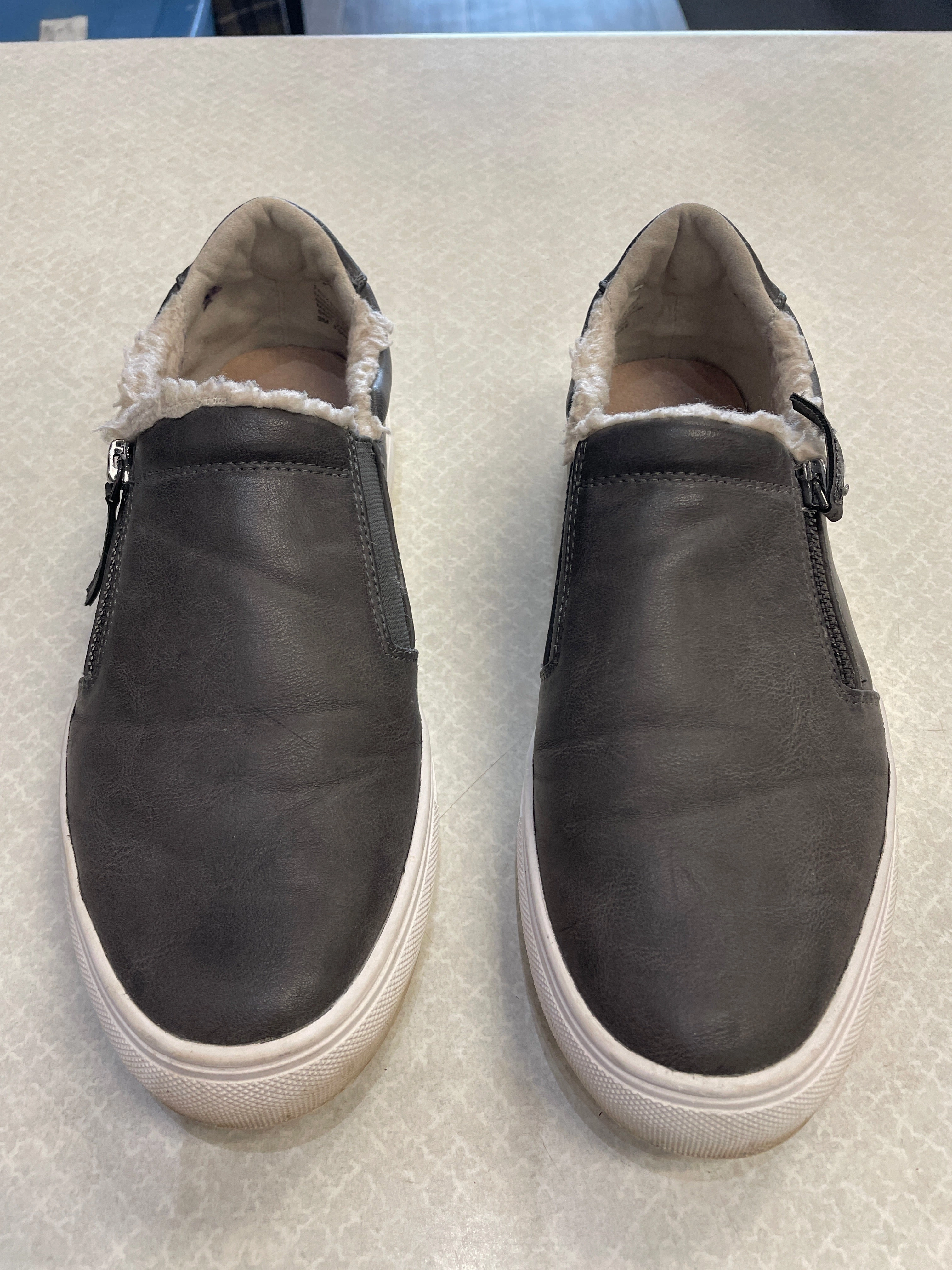 Shoes Sneakers By Style And Company In Grey, Size: 9 Torsion Rigidity