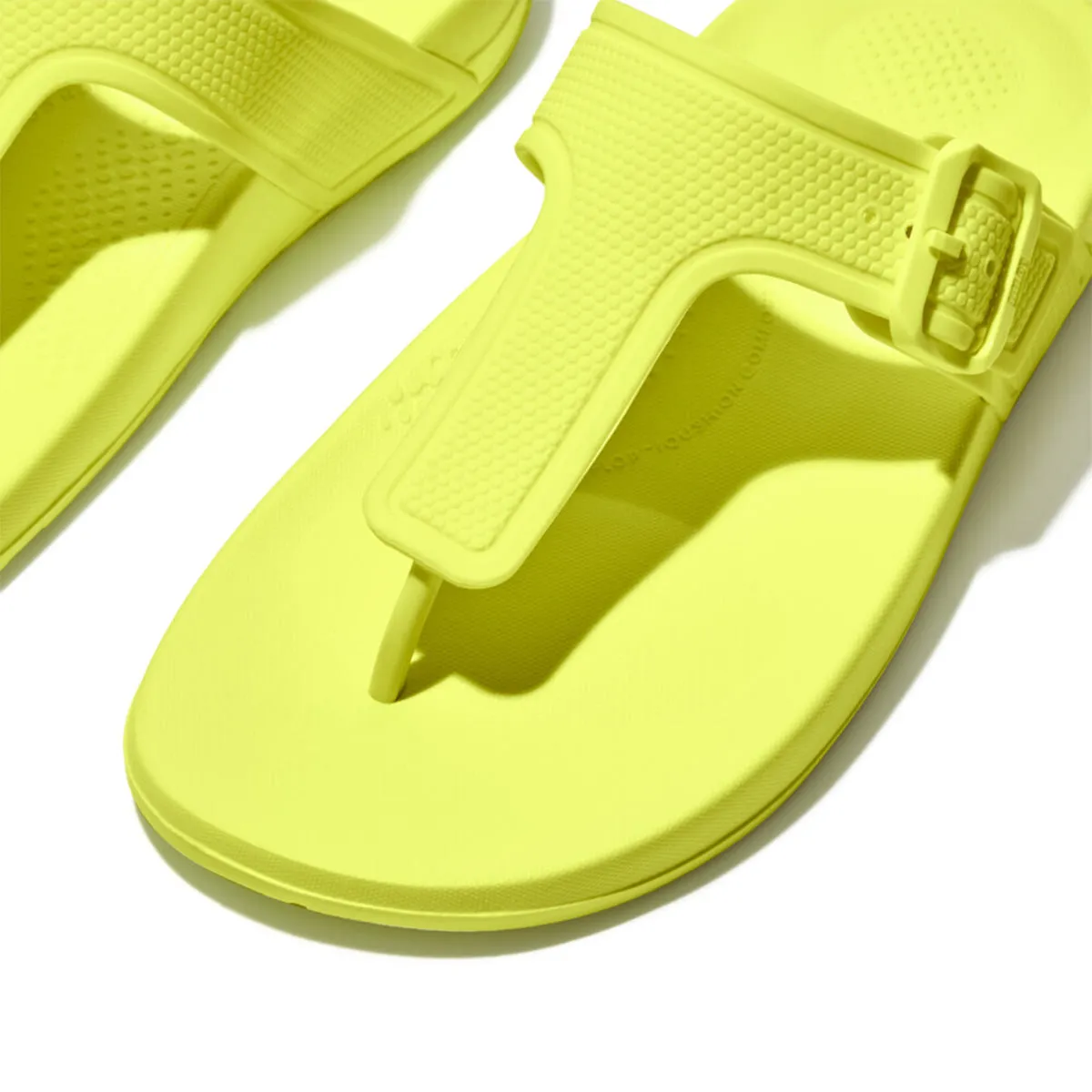 IQUSHION Adjustable Buckle Flip-Flops
