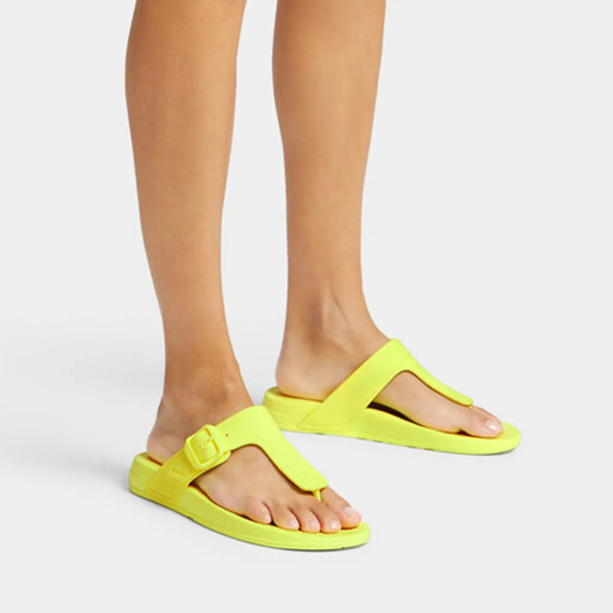 IQUSHION Adjustable Buckle Flip-Flops