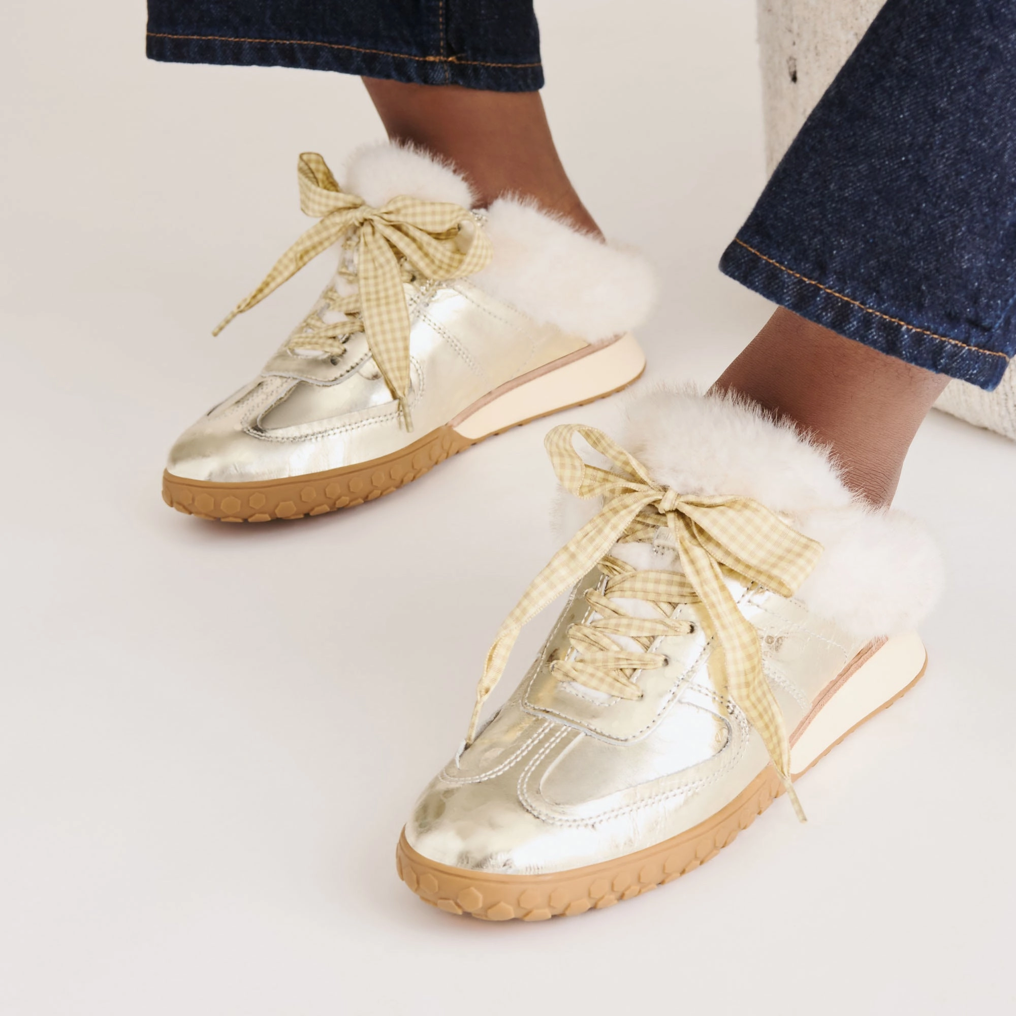 Comfort Trend Practical Everyday Piece IZZEY PLUSH SNEAKERS PLATINUM LEATHER
