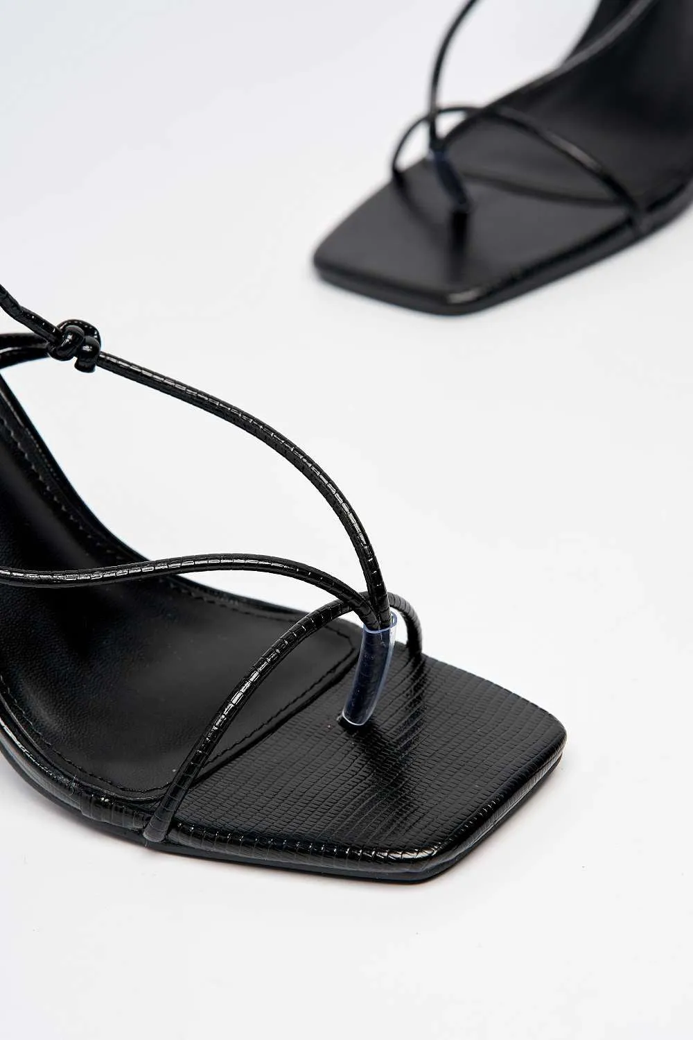 Kirby Toe Post Knot Detail Lace Up Block Heel Sandal in Black
