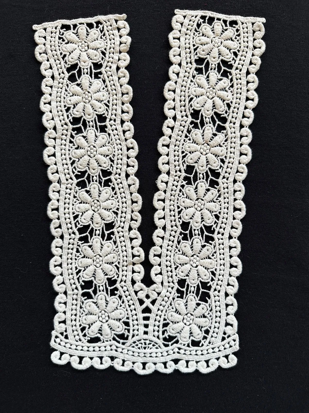 Lace Neckline Applique Trim