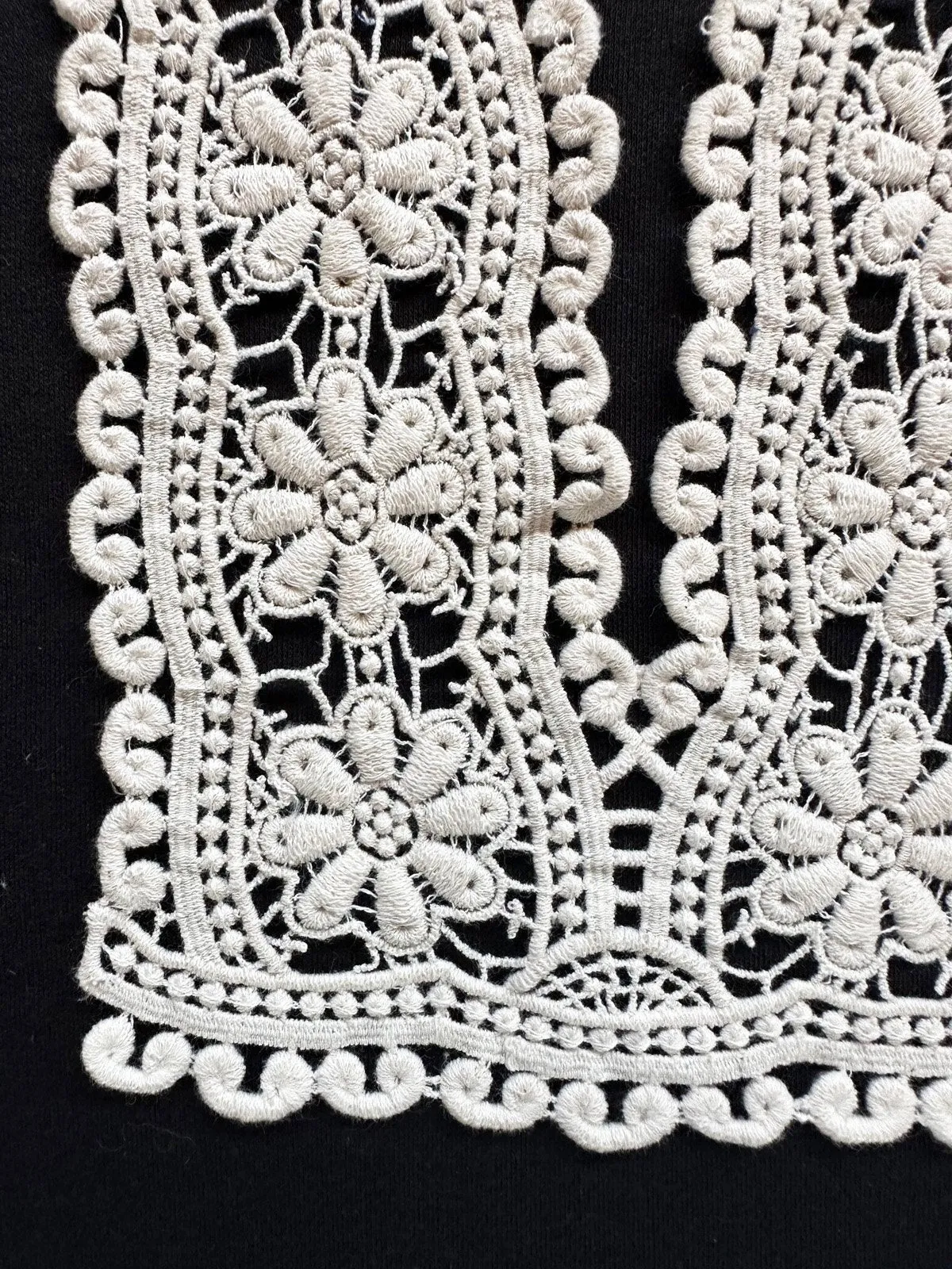Lace Neckline Applique Trim