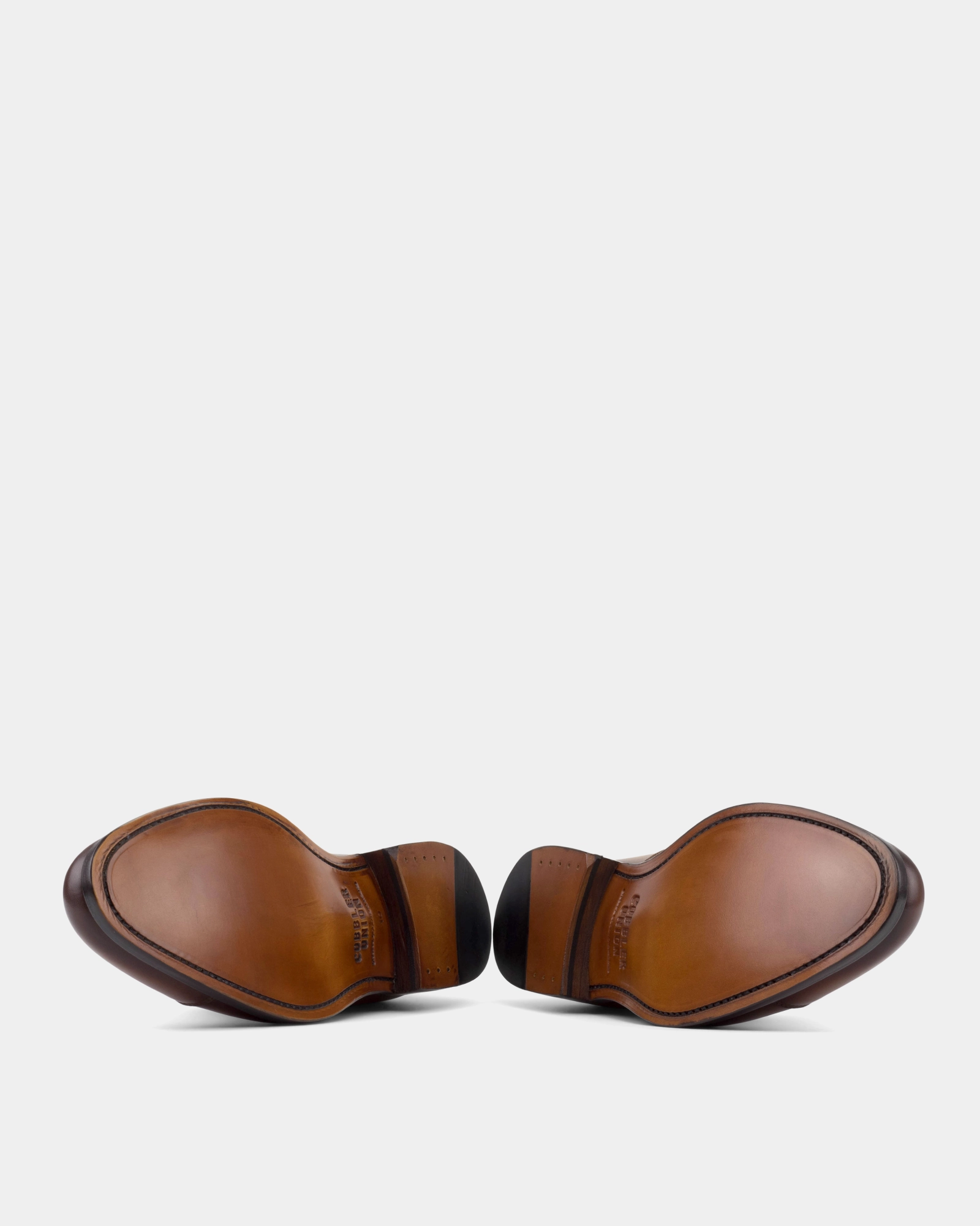 Sturdy Build Contemporary Look Ashford Tobacco Cap Toe Oxford - 675