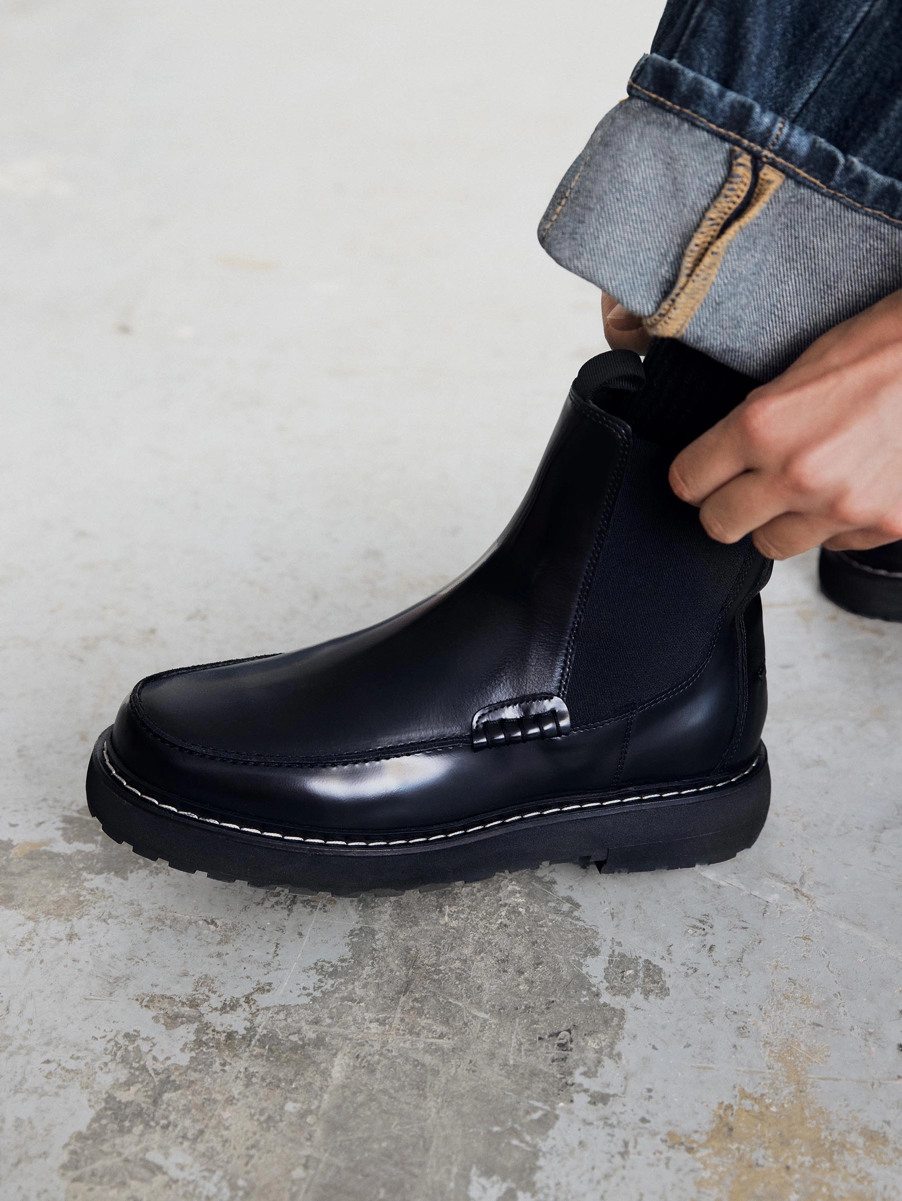 All-Purpose Use Zip Closure Lagoa Black Brushed Unlined Boot
