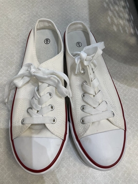 Shoes Sneakers By Clothes Mentor In White, Size: 9 Smart cushioning HeelCushioning