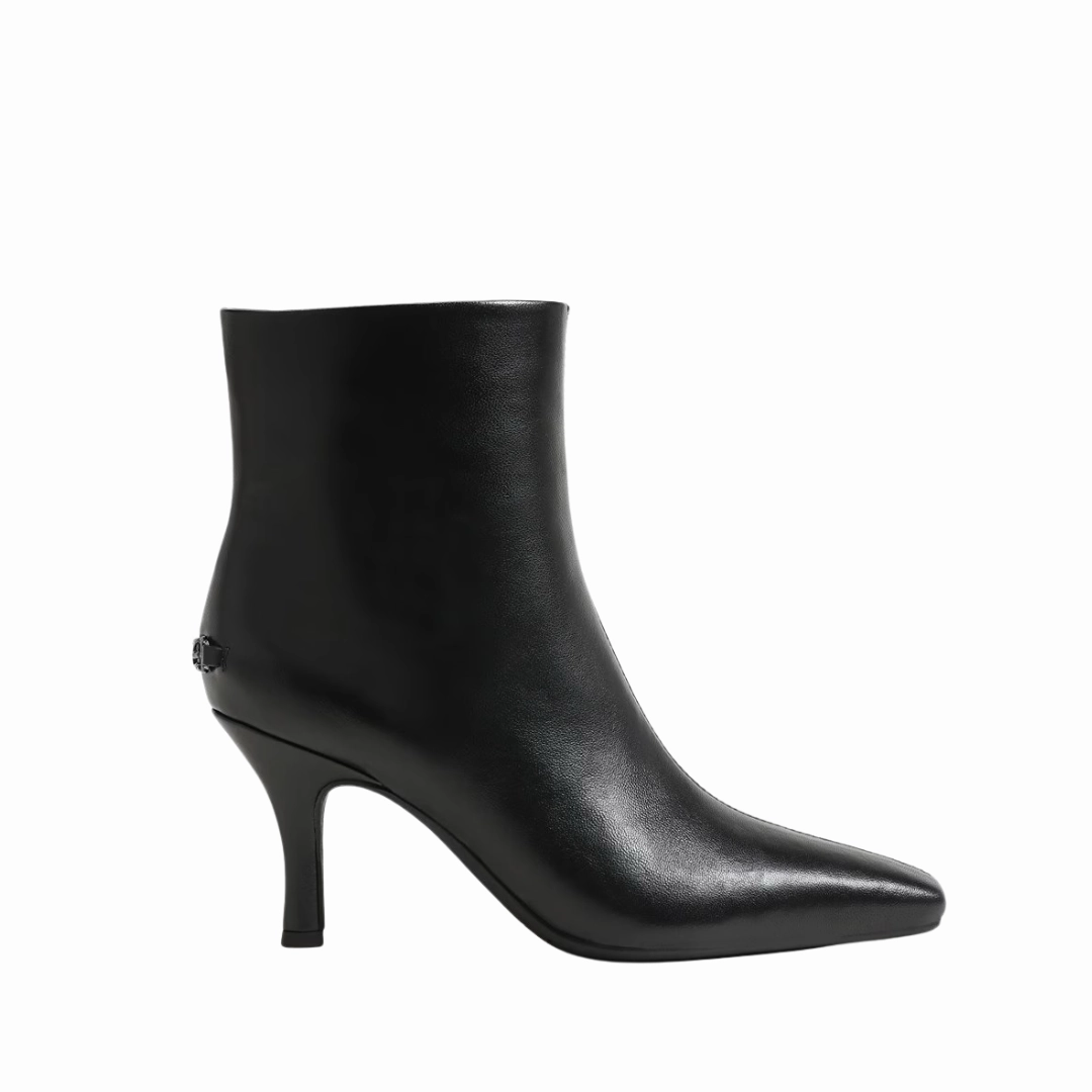 Laura in Black Stretchable Collar Shock Absorption Midsole