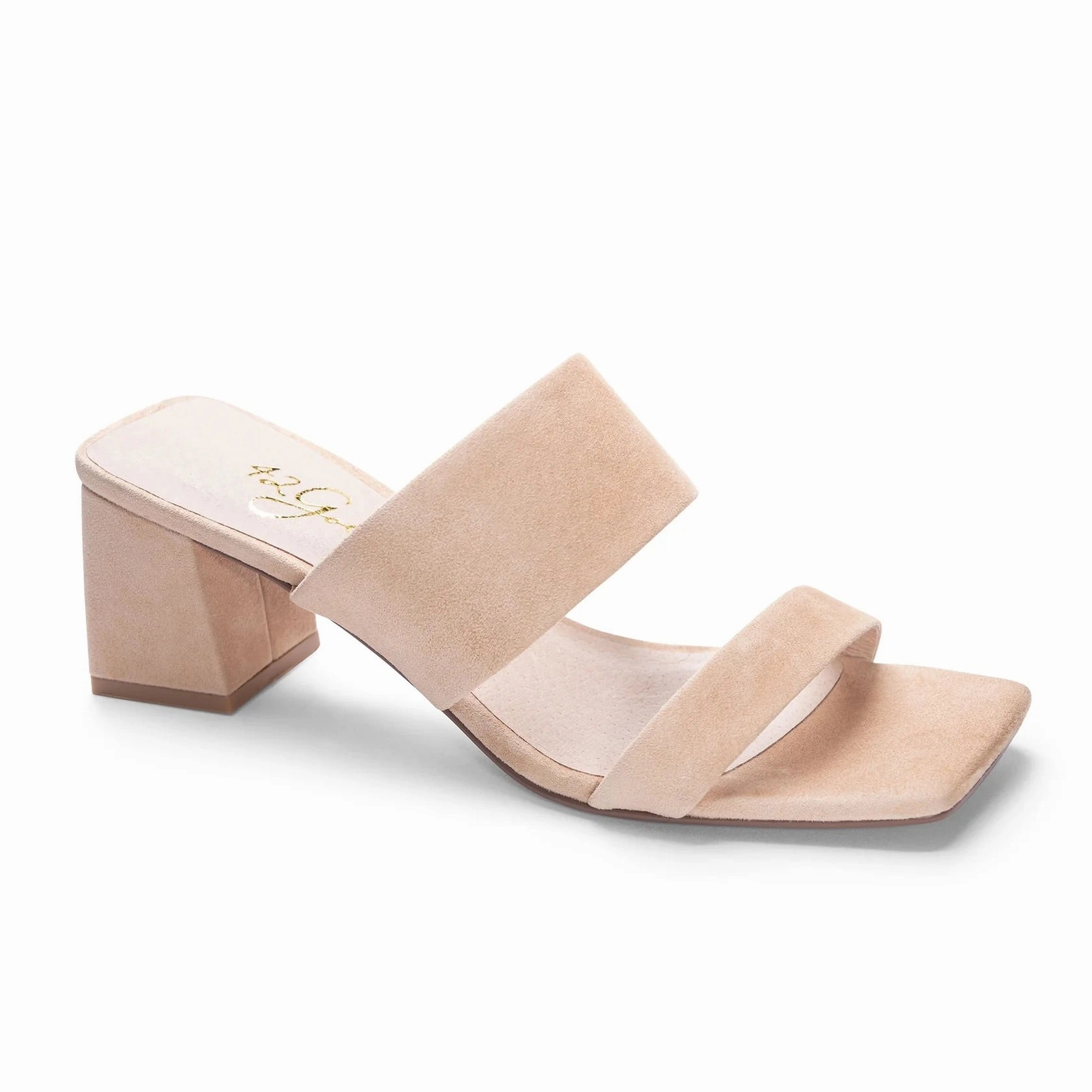 Lizbett in Natural rewarding perforations