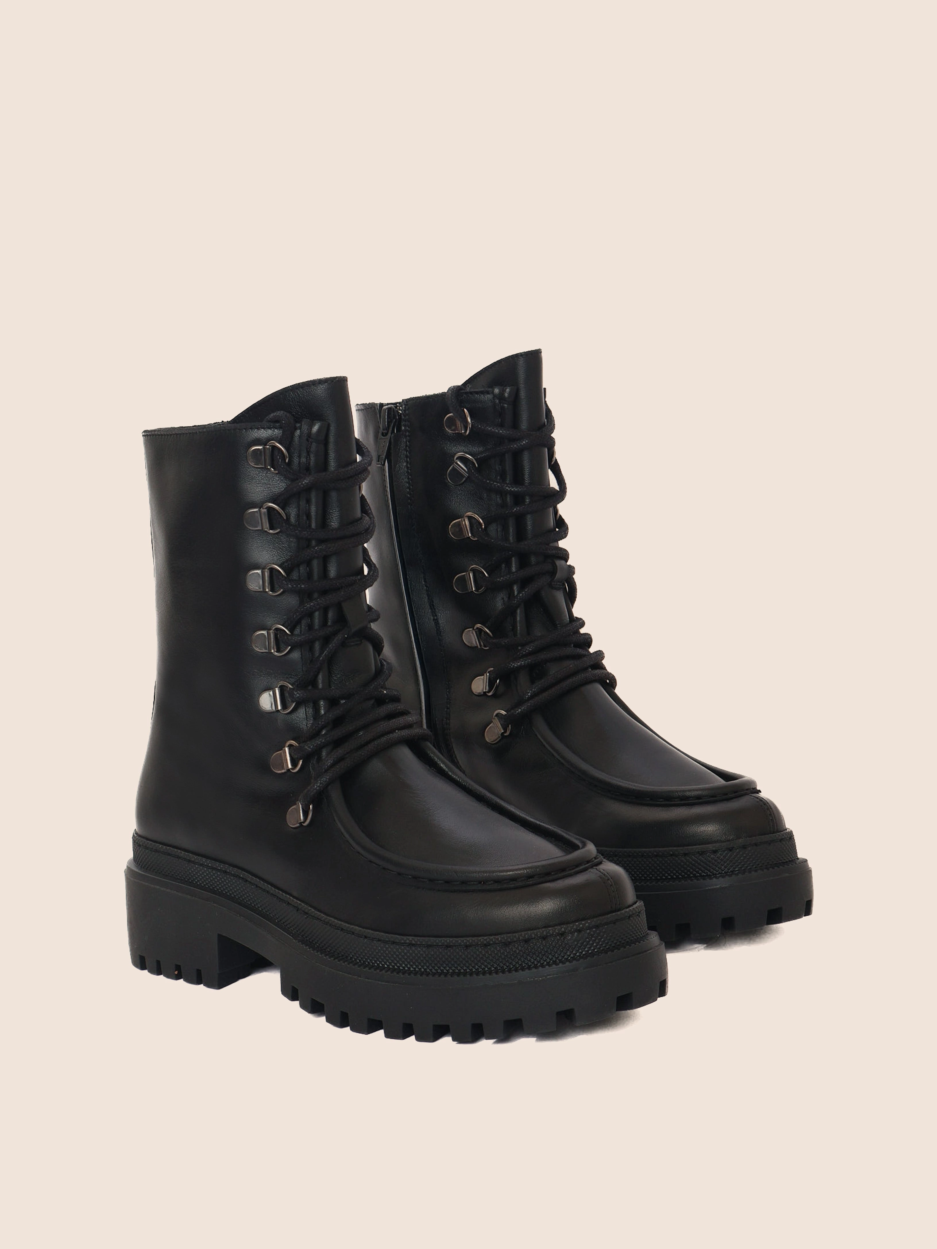 Minimal Color Lorena Black Unlined Boot