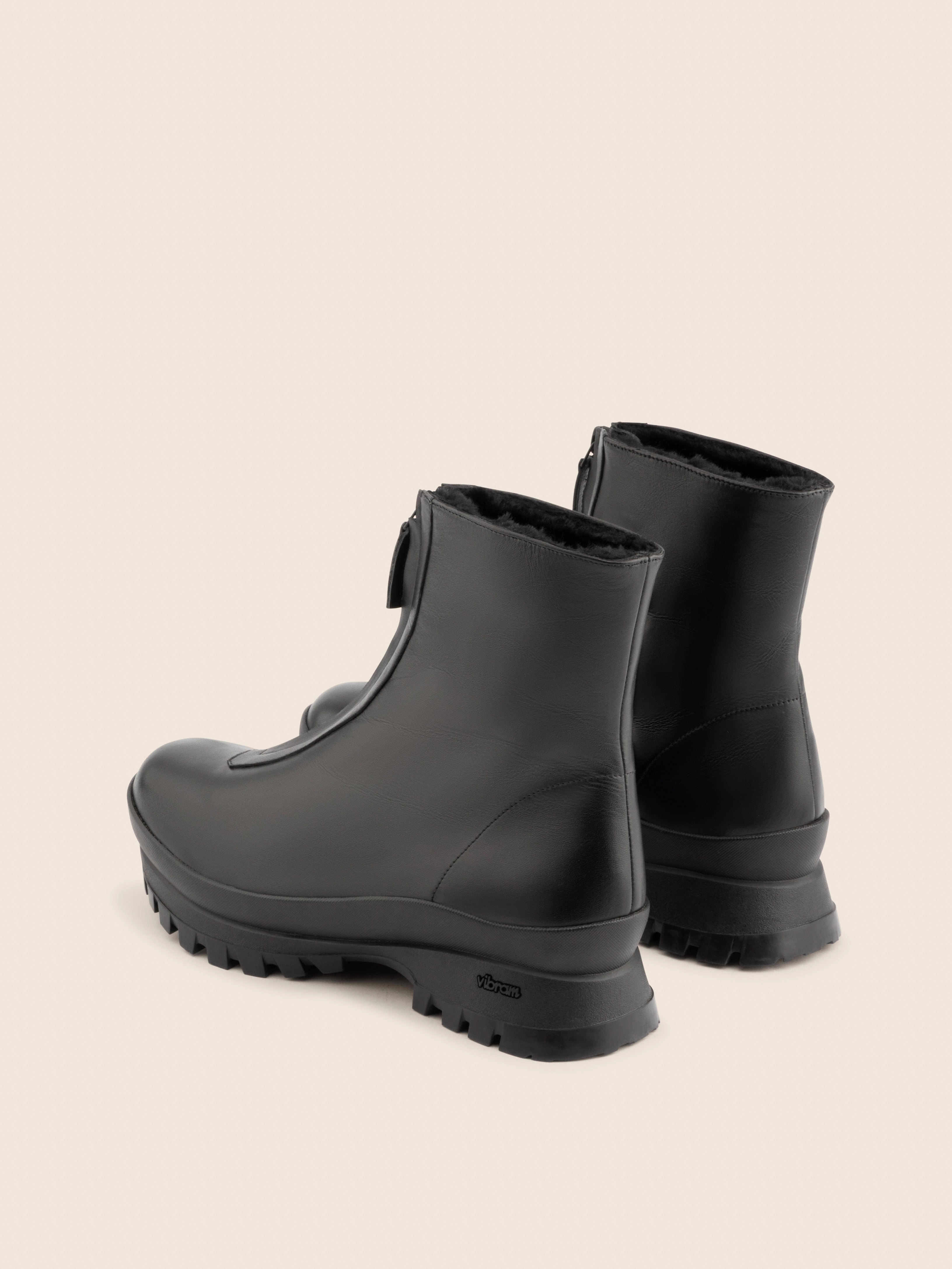 Multi Density Midsole Quiet Sole Estrella Black Lined Boot