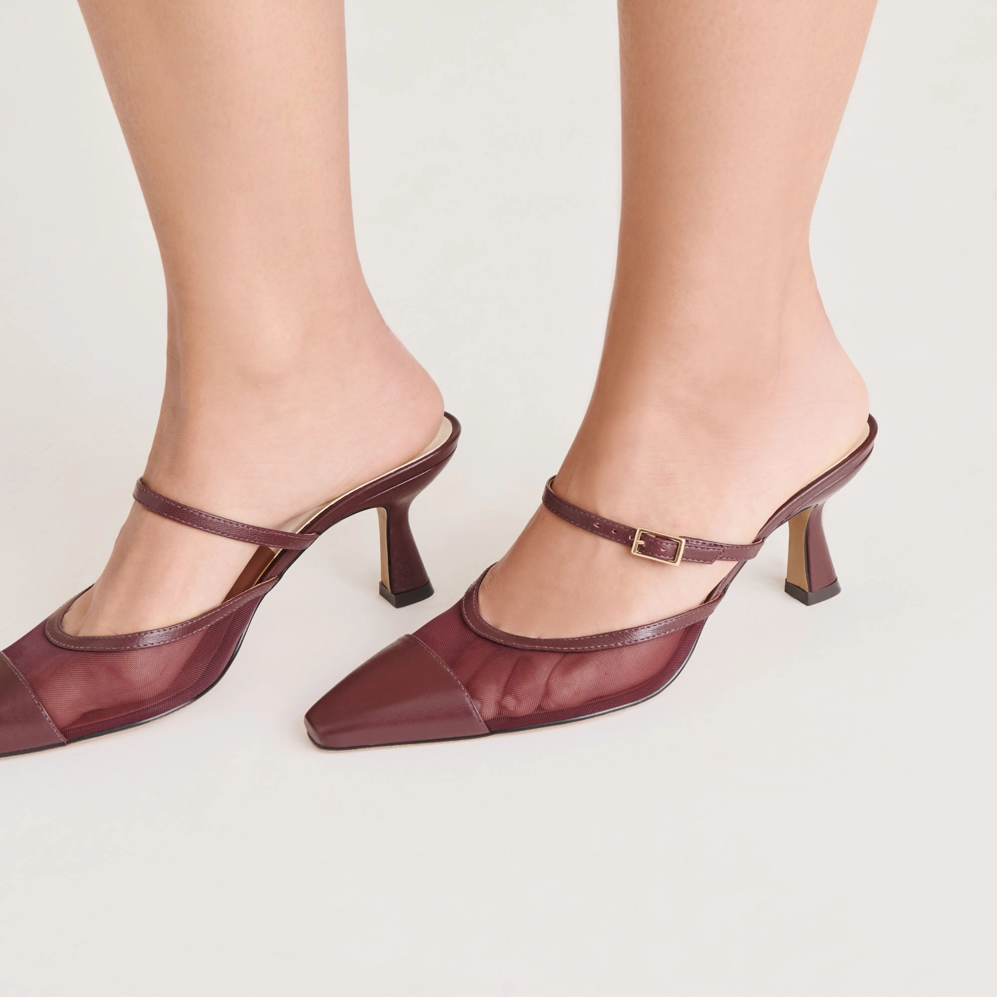 LOYD HEELS BURGUNDY MESH Non Slip Tread