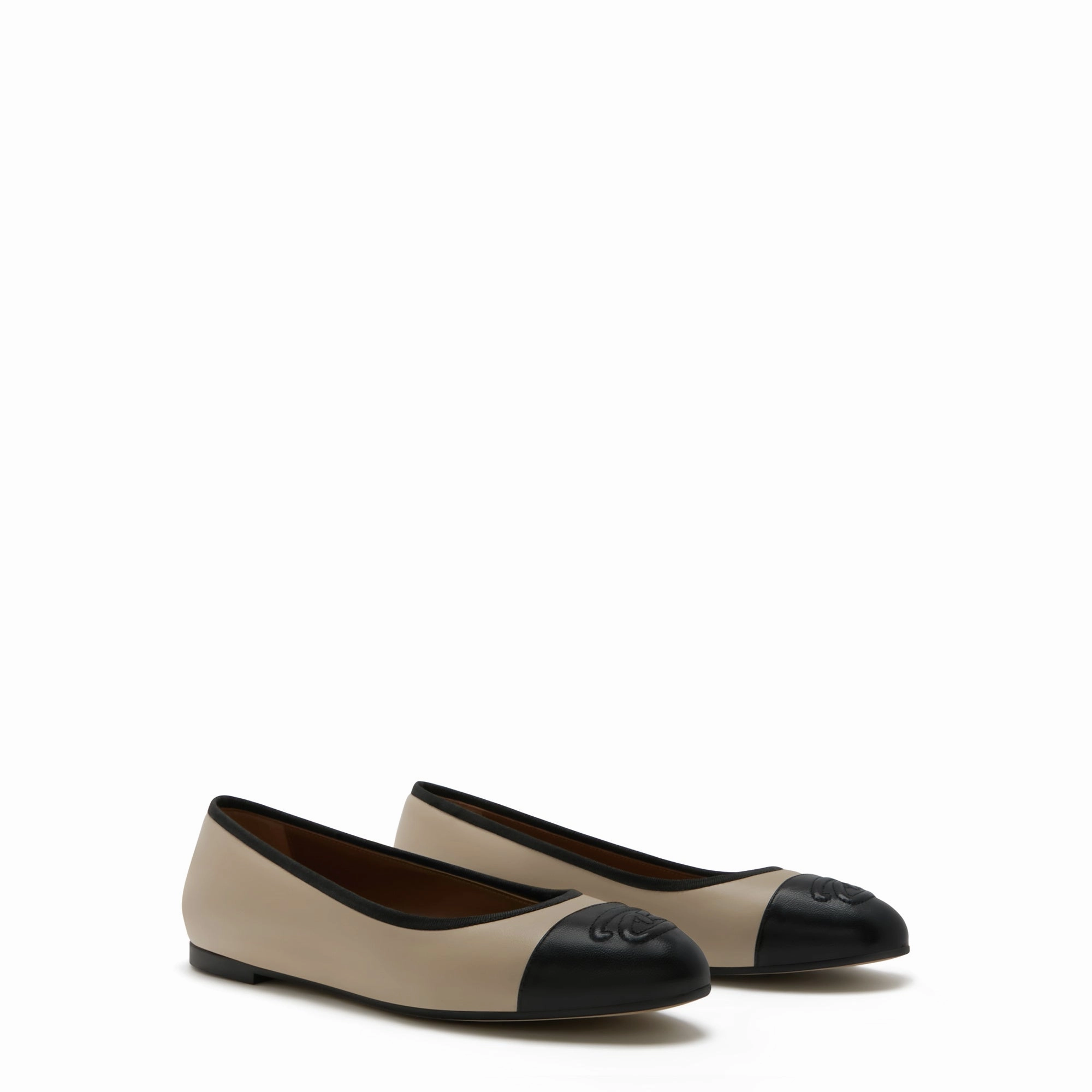 Distinctive Design just Vendo?me Ynes taupe calfskin leather ballerinas