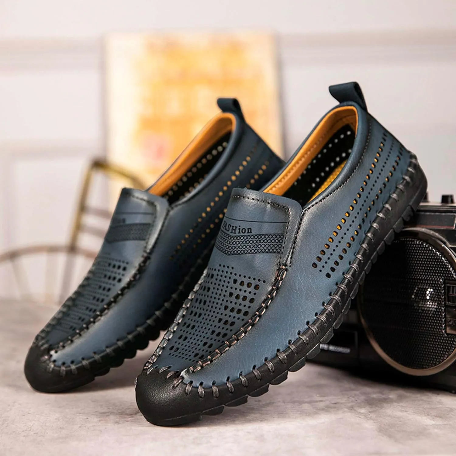 Men's Breathable Walking Shoes Comfortable Casual Leather Shoes Lightweight Loafers Retro Business Office Shoes Hollowed Out Leather Casual Shoes Outdoor Hiking Driving Shoes