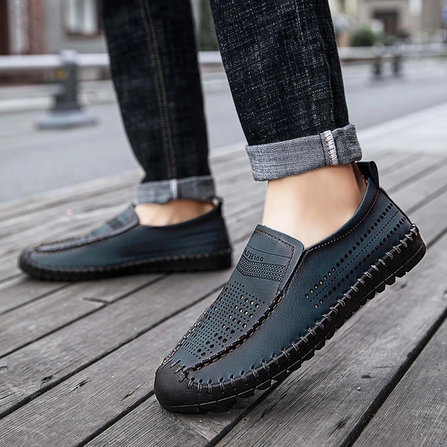 Men's Breathable Walking Shoes Comfortable Casual Leather Shoes Lightweight Loafers Retro Business Office Shoes Hollowed Out Leather Casual Shoes Outdoor Hiking Driving Shoes